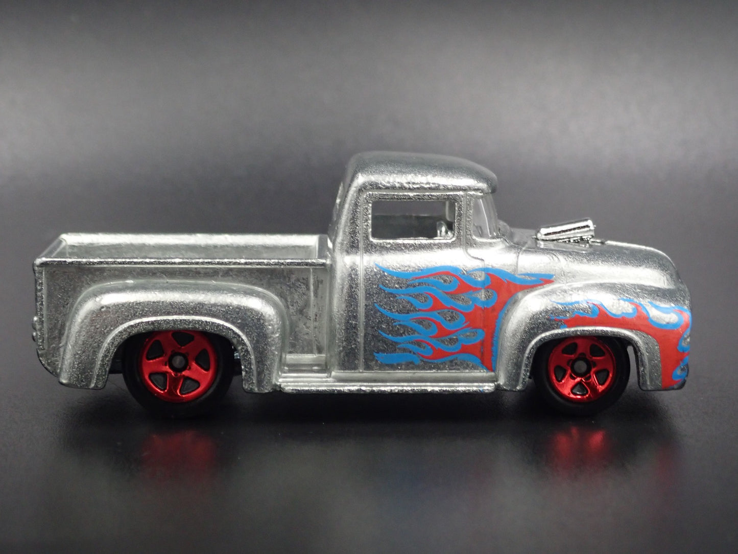 1956 56 FORD F100 PICKUP TRUCK SILVER 1:64 SCALE COLLECTIBLE DIECAST MODEL CAR