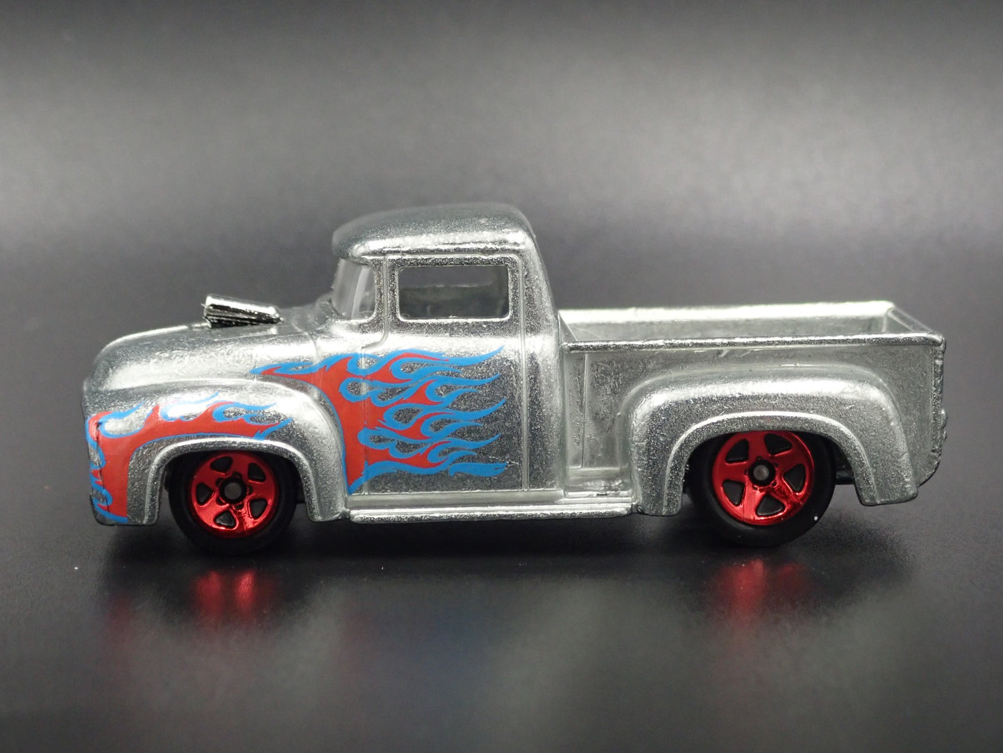 1956 56 FORD F100 PICKUP TRUCK SILVER 1:64 SCALE COLLECTIBLE DIECAST MODEL CAR