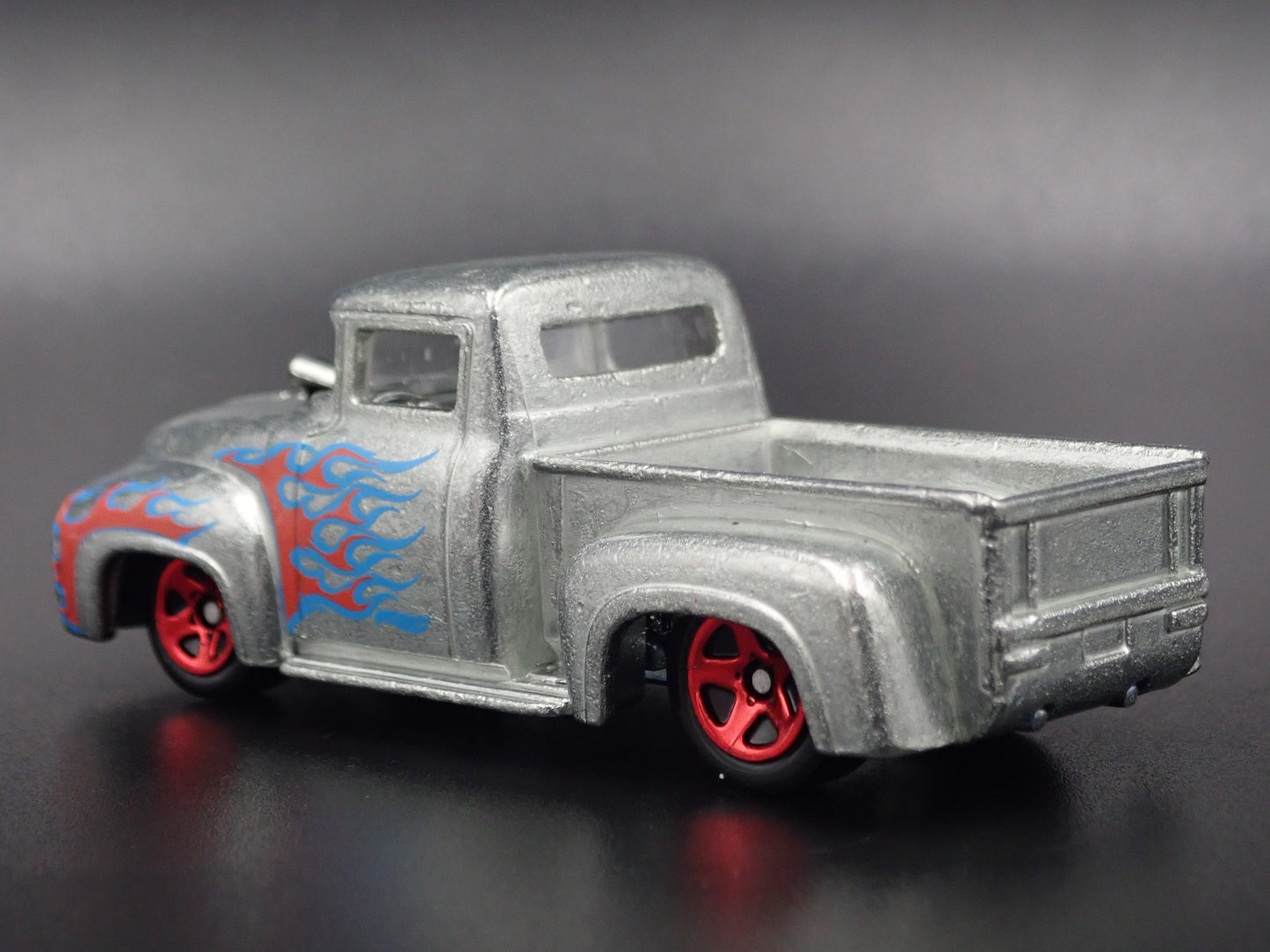1956 56 FORD F100 PICKUP TRUCK SILVER 1:64 SCALE COLLECTIBLE DIECAST MODEL CAR