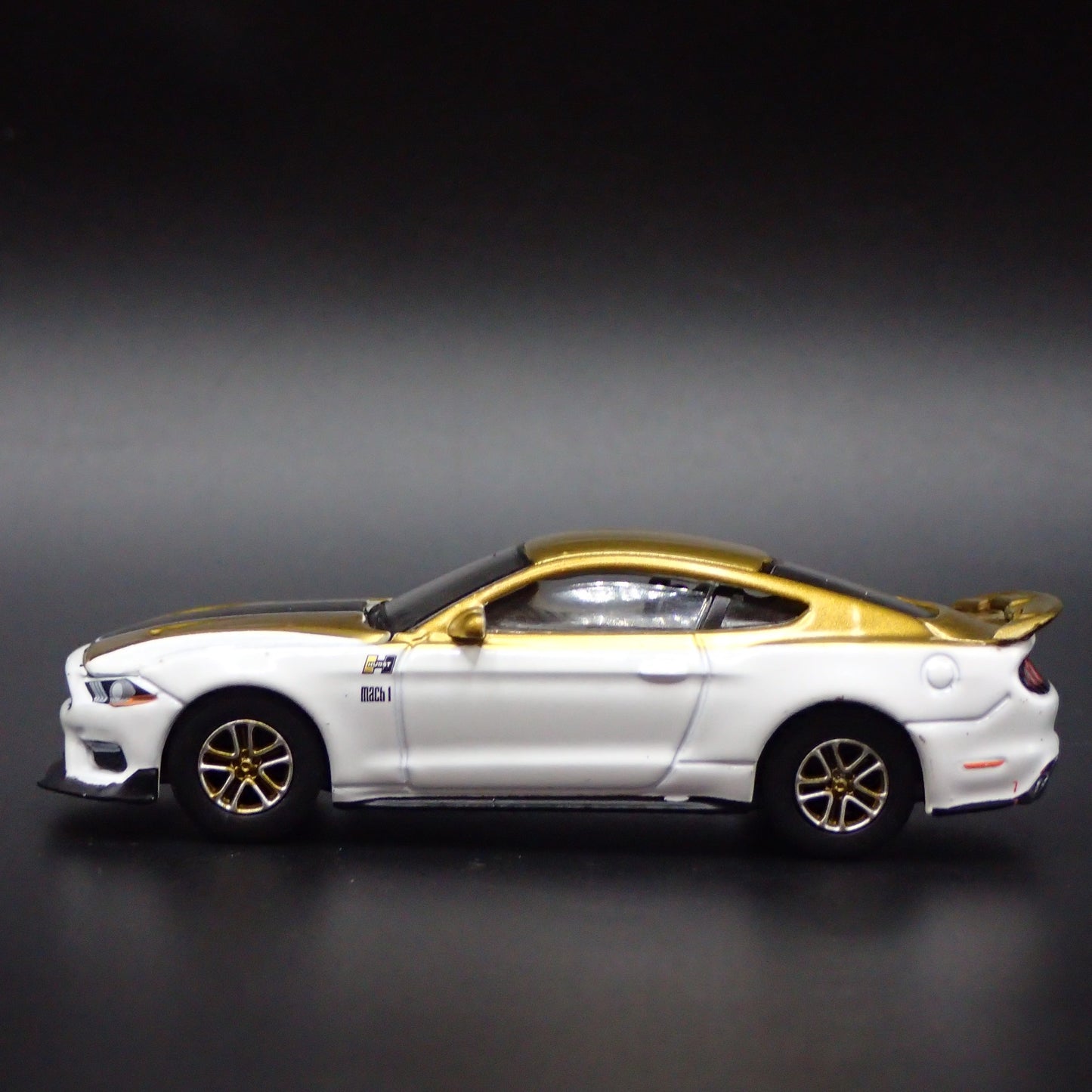 2021-2023 FORD MUSTANG MACH 1 HURST EDITION 1/64 SCALE DIORAMA DIECAST MODEL CAR