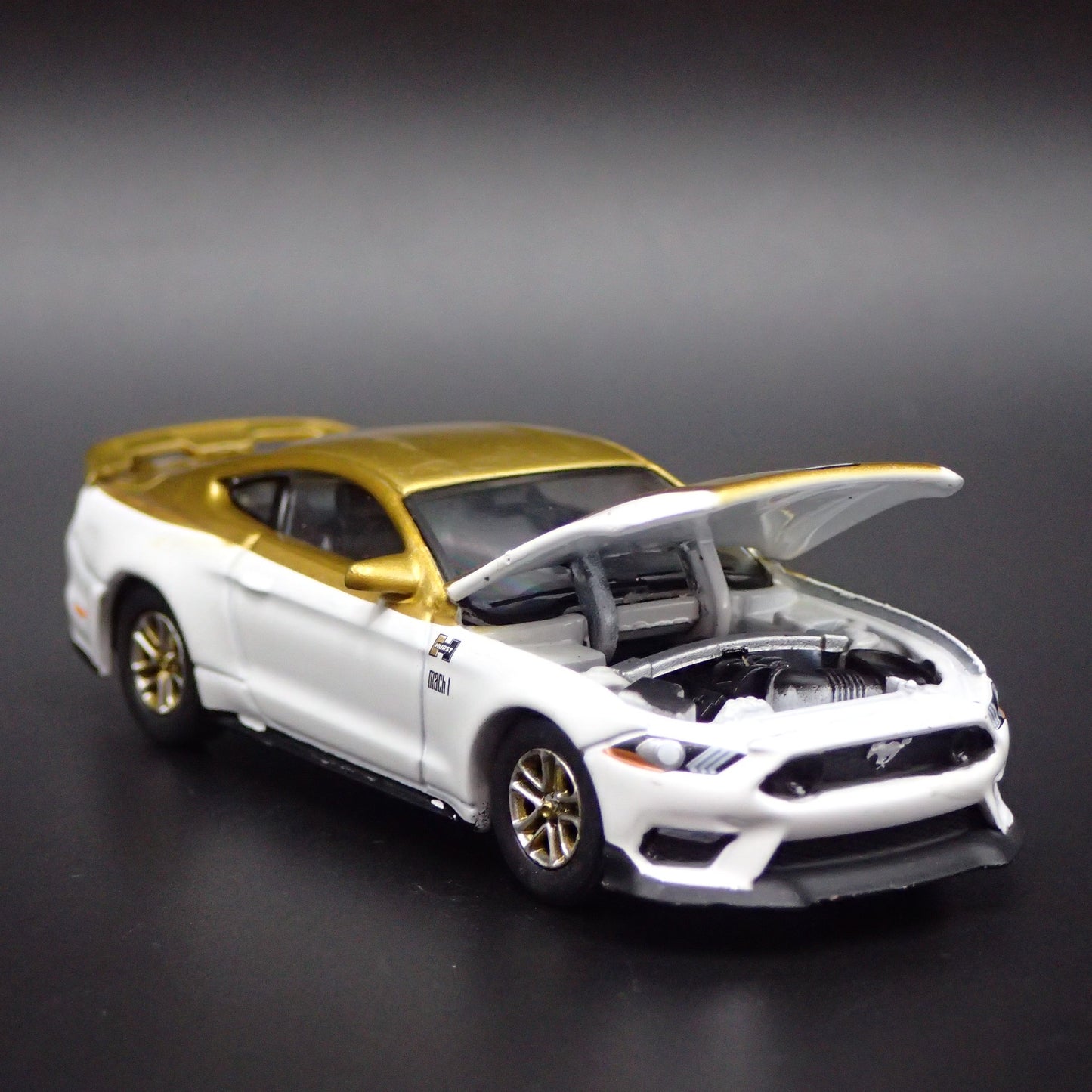 2021-2023 FORD MUSTANG MACH 1 HURST EDITION 1/64 SCALE DIORAMA DIECAST MODEL CAR