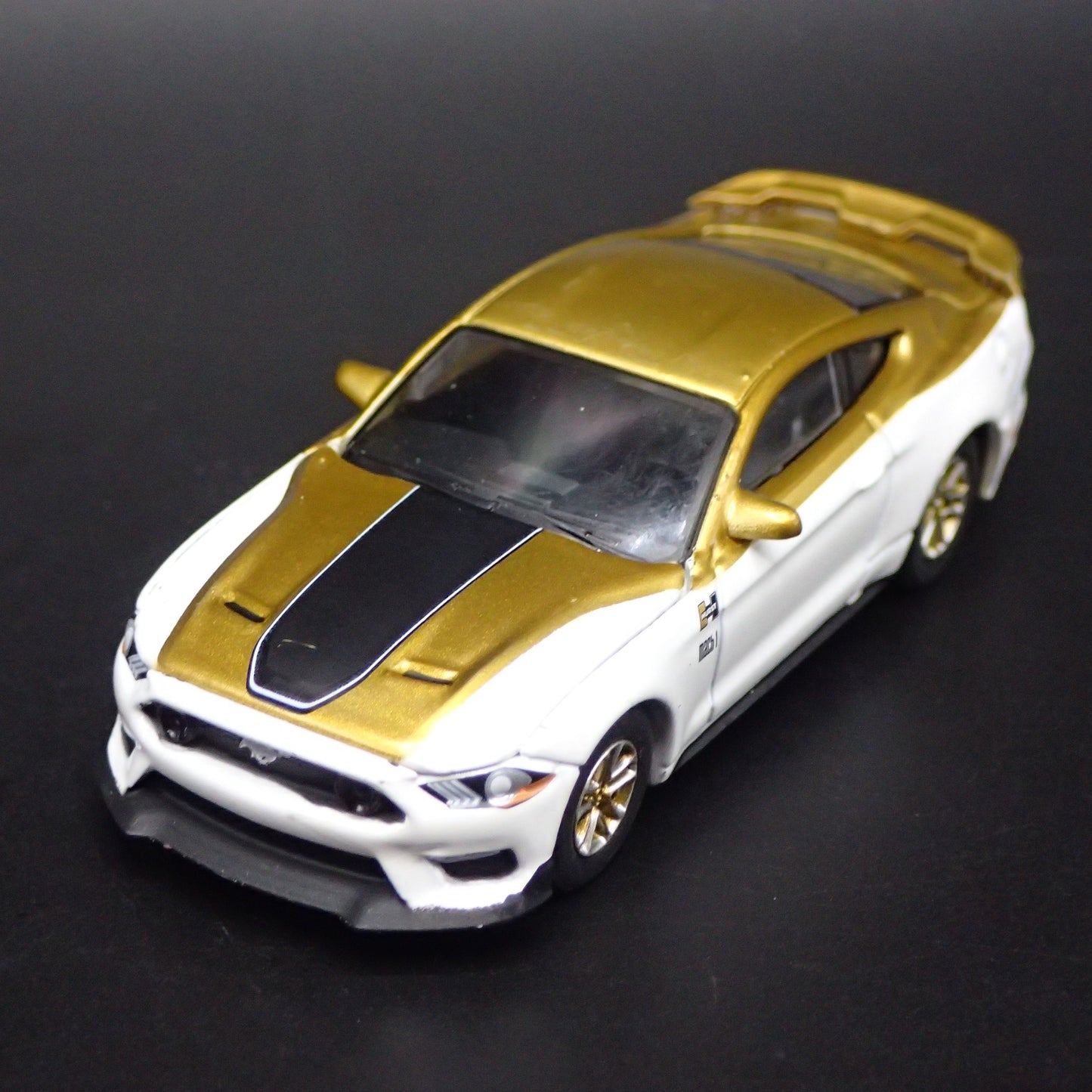 2021-2023 FORD MUSTANG MACH 1 HURST EDITION 1/64 SCALE DIORAMA DIECAST MODEL CAR