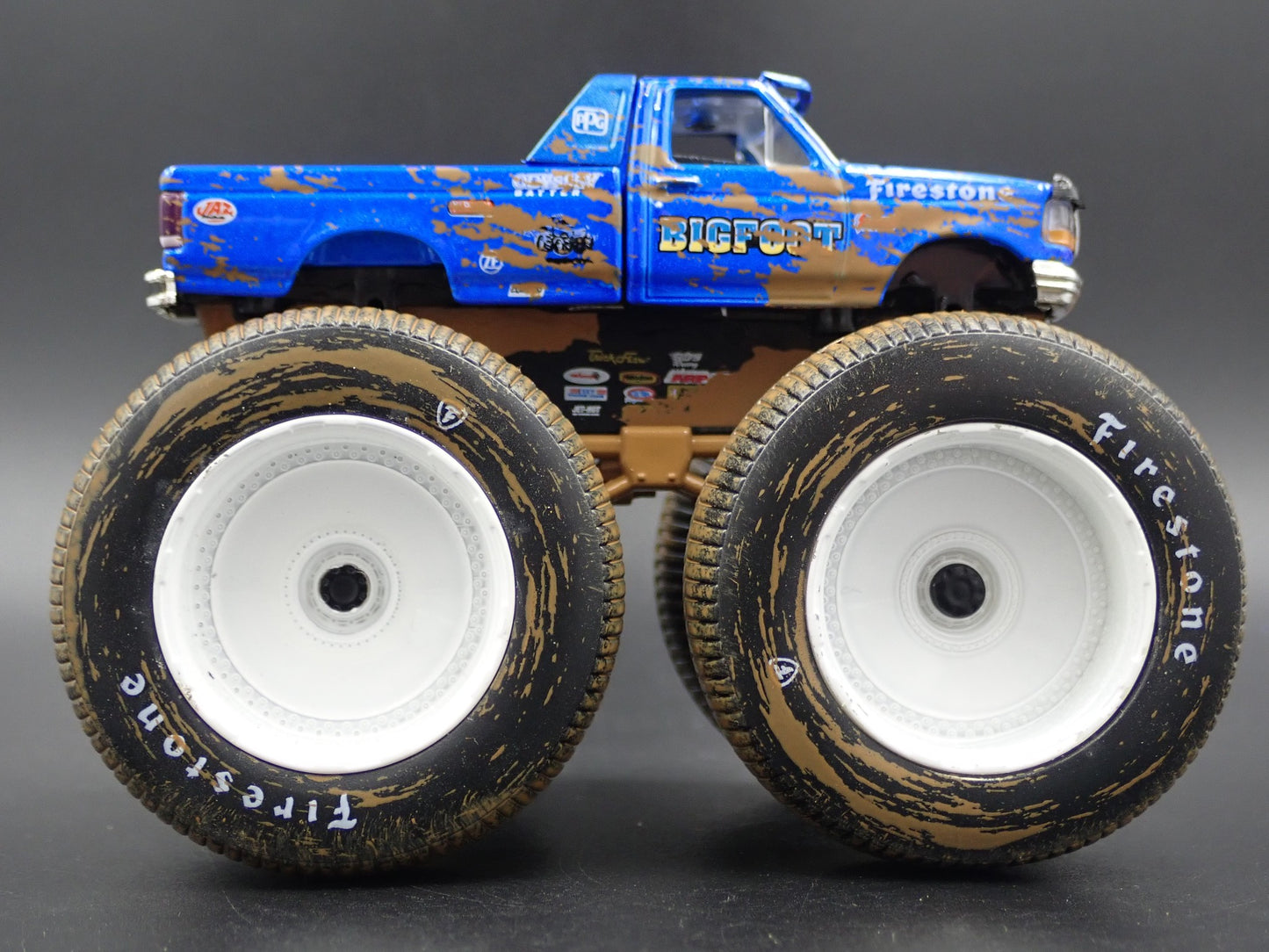 1996 96 FORD F250 MONSTER TRUCK BIGFOOT #5 MUDDY 1/64 SCALE DIECAST MODEL CAR