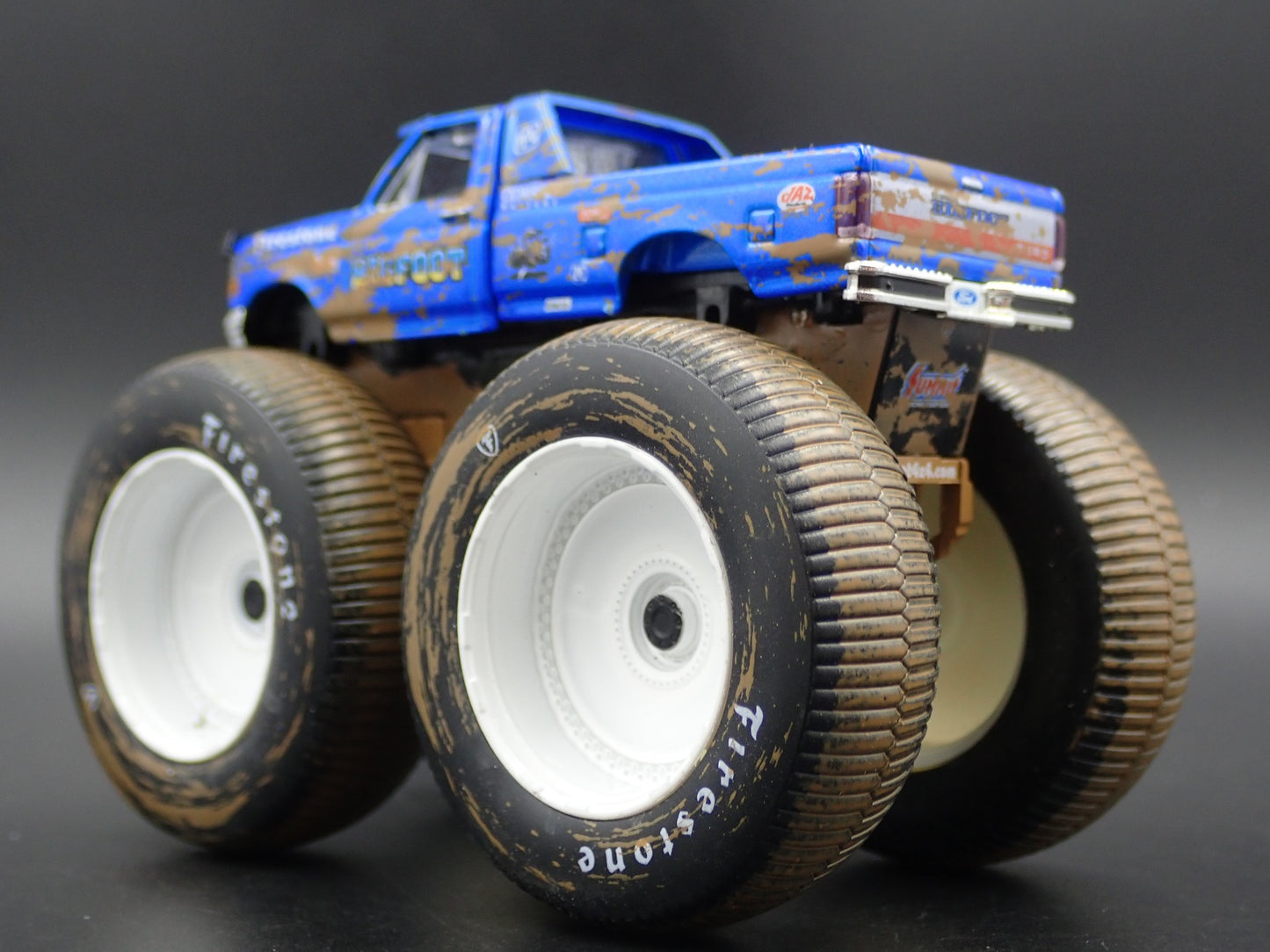 1996 96 FORD F250 MONSTER TRUCK BIGFOOT #5 MUDDY 1/64 SCALE DIECAST MODEL CAR