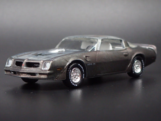 1976 76 PONTIAC FIREBIRD T/A BARN FIND 1:64 SCALE DIORAMA DIECAST MODEL CAR