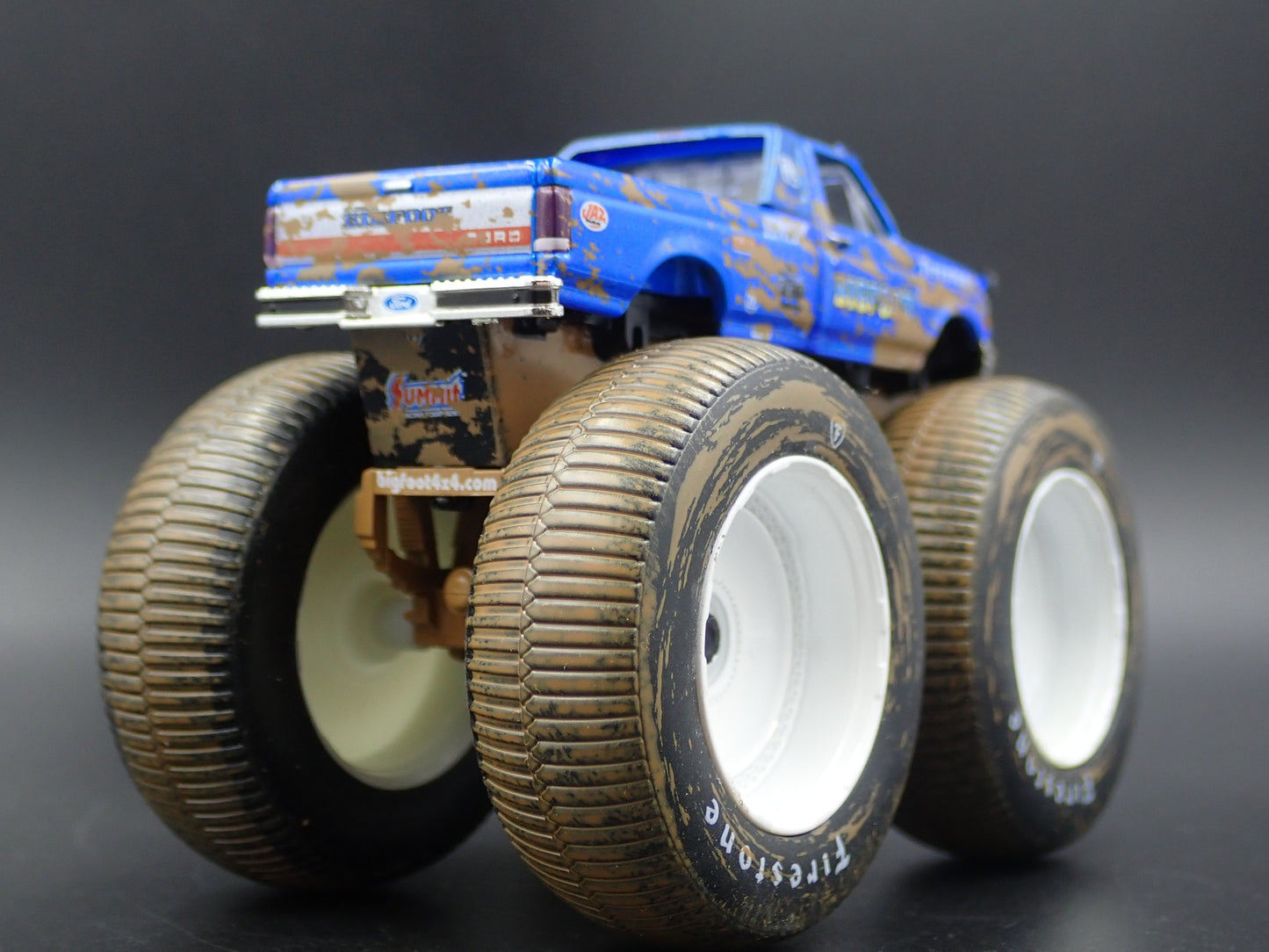 1996 96 FORD F250 MONSTER TRUCK BIGFOOT #5 MUDDY 1/64 SCALE DIECAST MODEL CAR