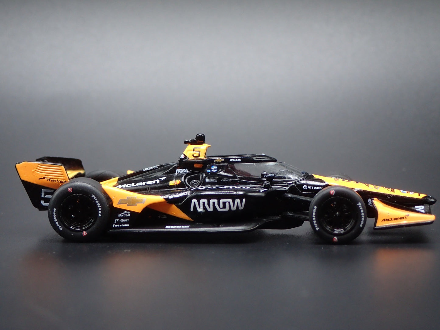 2025 25 INDY CAR RACING CHEVY 5 PATO O'WARD ARROW 1:64 SCALE DIECAST MODEL CAR