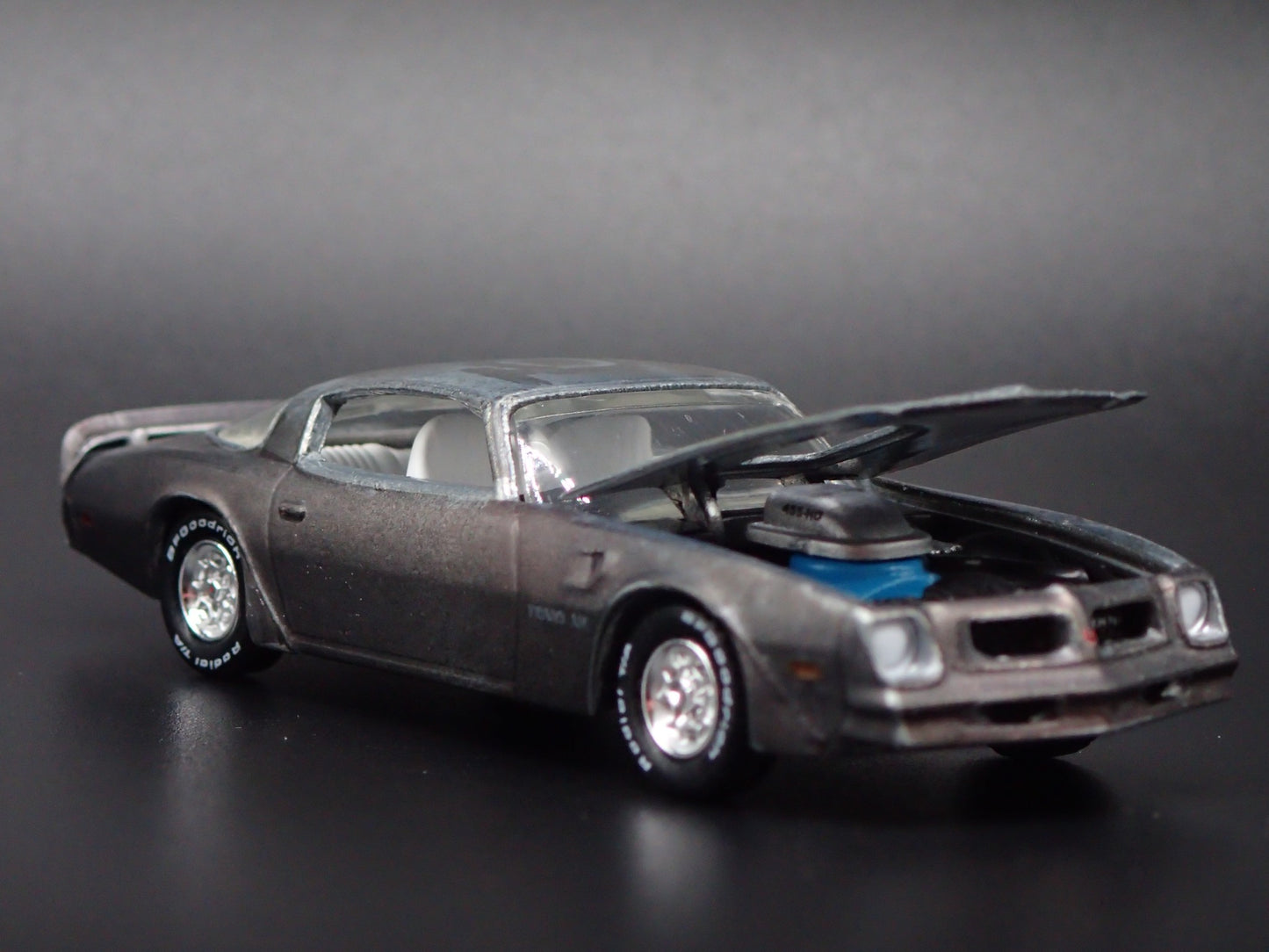 1976 76 PONTIAC FIREBIRD T/A BARN FIND 1:64 SCALE DIORAMA DIECAST MODEL CAR