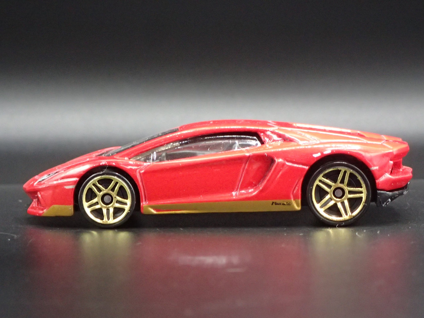 2017 17 LAMBORGHINI AVENTADOR MIURA HOMAGE SUPERCAR 1:64 SCALE DIECAST MODEL CAR