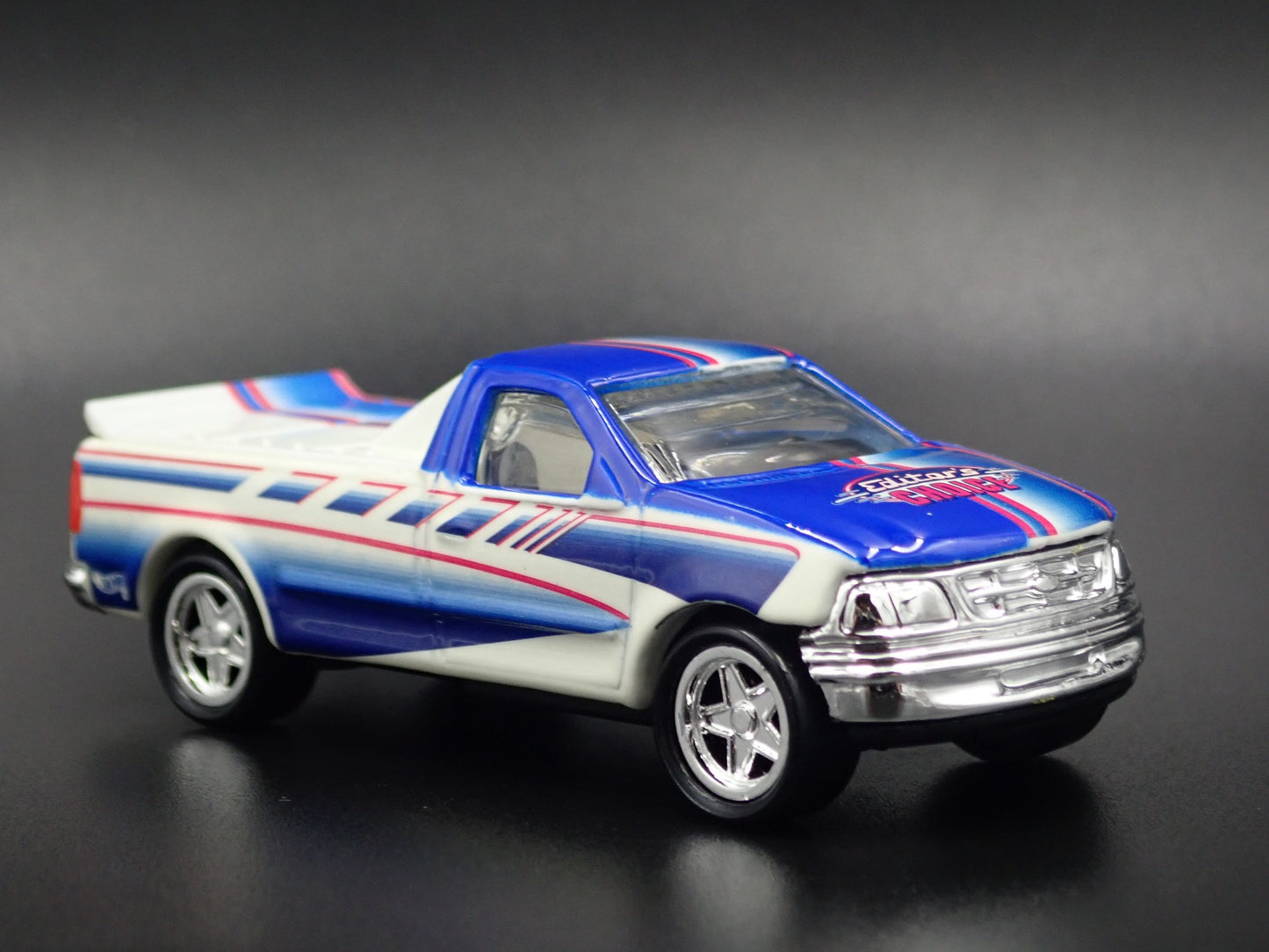 1997 - 2004 FORD F150 PICKUP TRUCK WHITE 1/64 SCALE DIORAMA DIECAST MODEL CAR