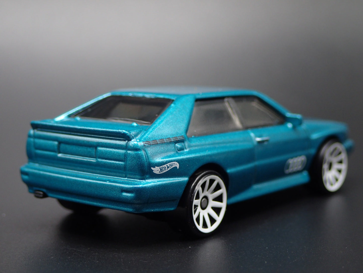 1980-1991 AUDI SPORT QUATTRO GREEN 1:64 SCALE COLLECTIBLE DIECAST MODEL CAR