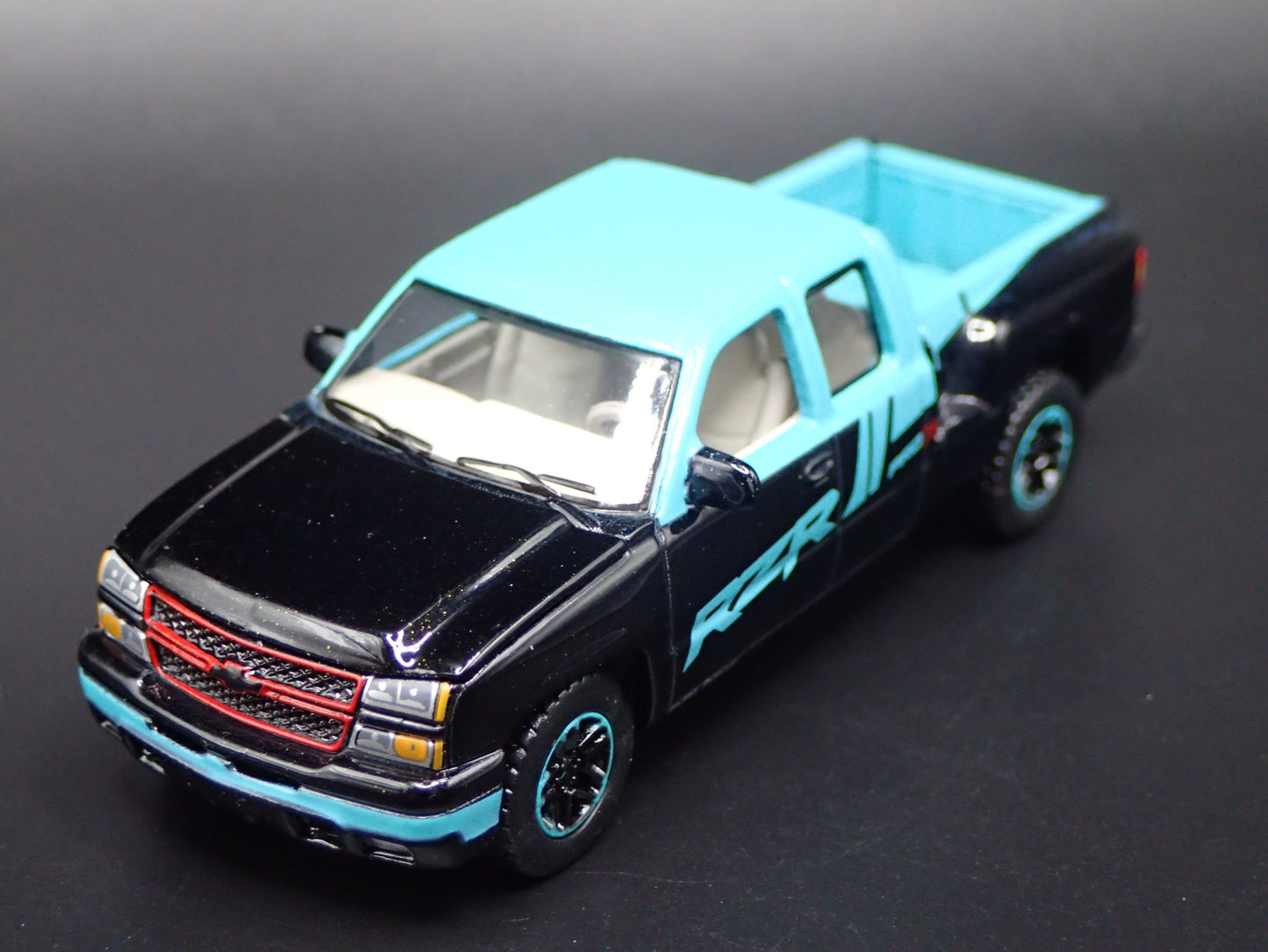 2003-2006 CHEVY CHEVROLET SILVERADO TRUCK SS CATEYE 1:64 SCALE DIECAST MODEL CAR