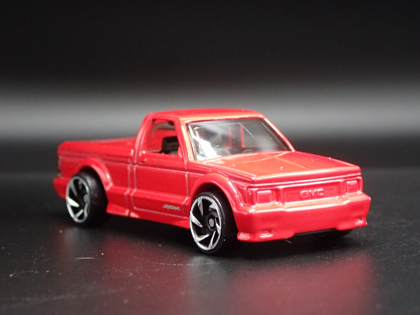 1991 91 GMC SYCLONE PICKUP TRUCK RED 1:64 SCALE DIORAMA DIECAST MODEL CAR