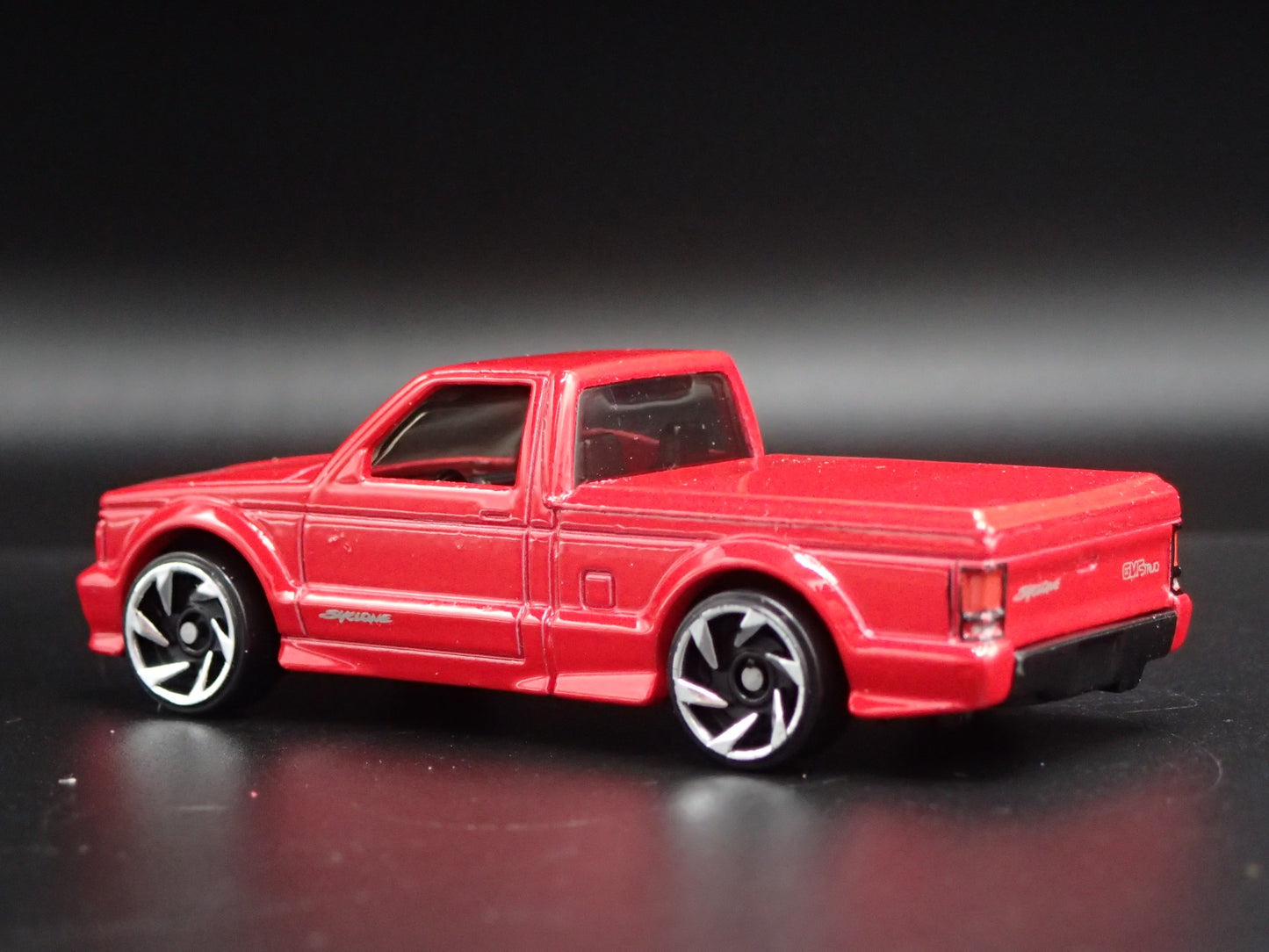 1991 91 GMC SYCLONE PICKUP TRUCK RED 1:64 SCALE DIORAMA DIECAST MODEL CAR
