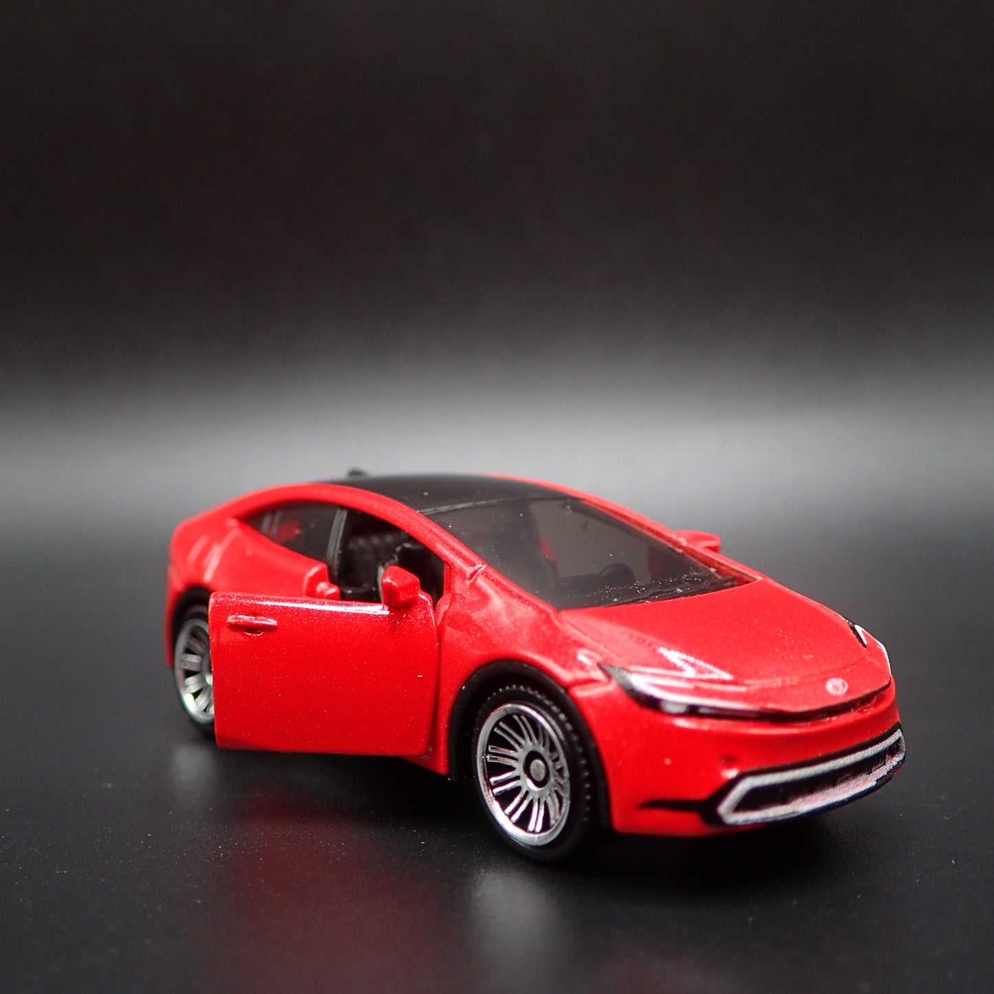 2023-2025 TOYOTA PRIUS PRIME 1/64 SCALE COLLECTIBLE DIORAMA DIECAST MODEL CAR