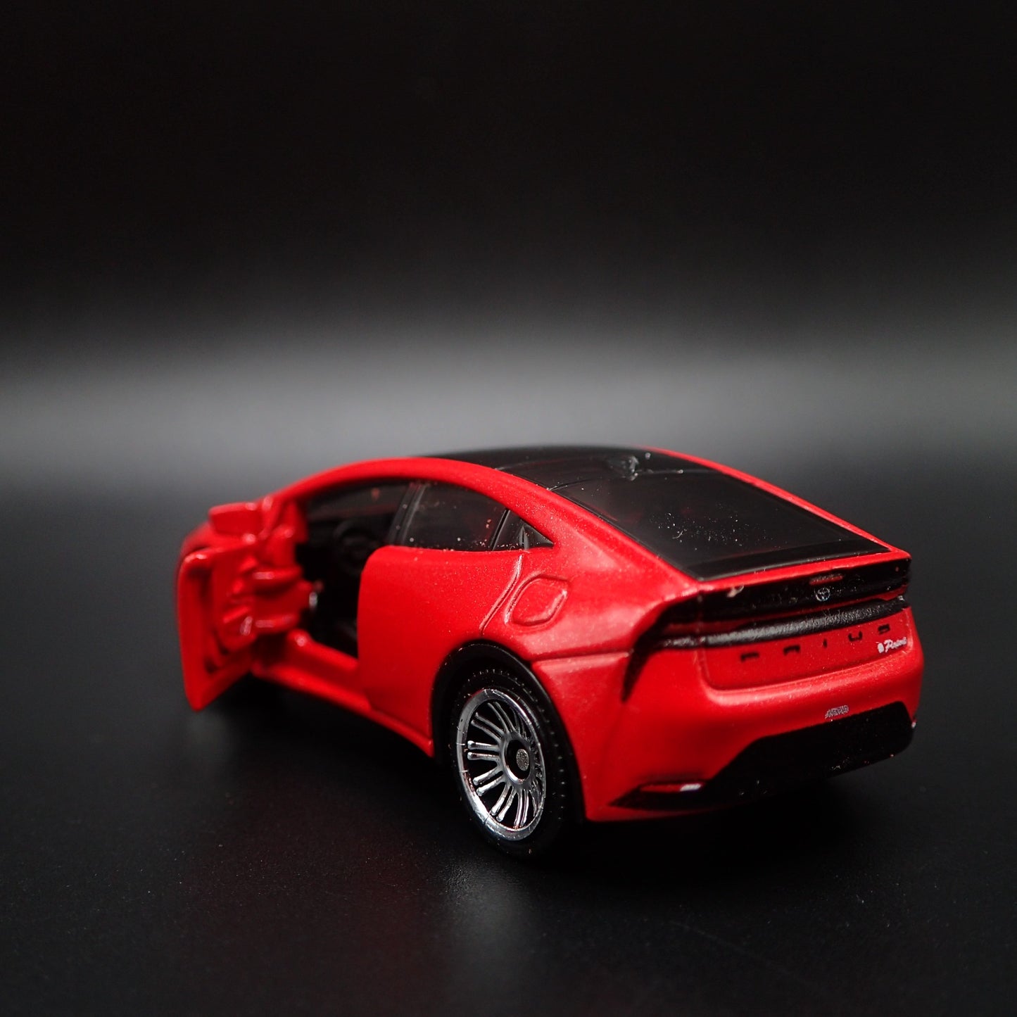 2023-2025 TOYOTA PRIUS PRIME 1/64 SCALE COLLECTIBLE DIORAMA DIECAST MODEL CAR