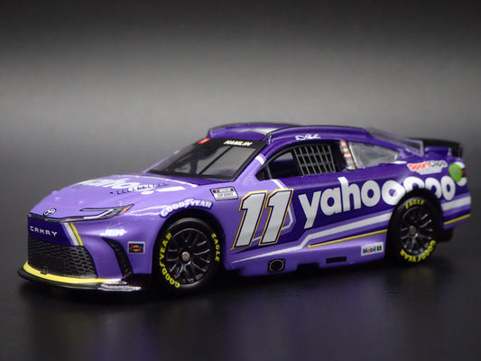 2025 25 TOYOTA CAMRY 11 DENNY HAMLIN YAHOO ! NASCAR 1:64 SCALE DIECAST CAR