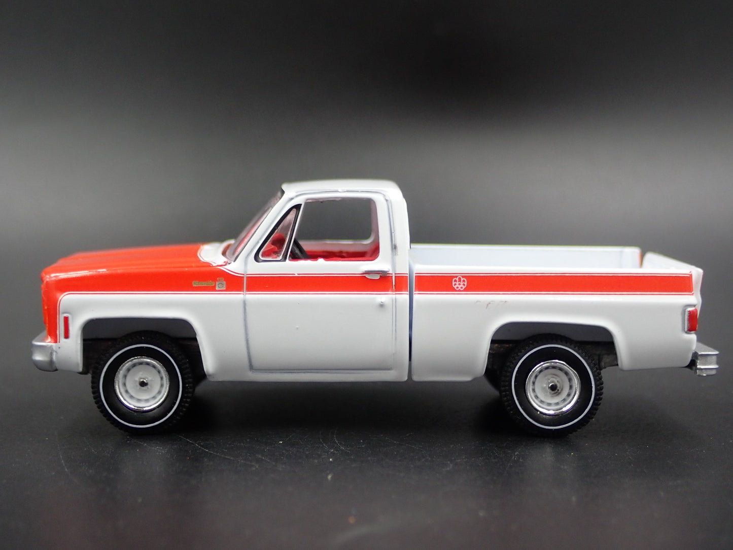 1976 76 CHEVY CHEVROLET SCOTTSDALE PICKUP TRUCK SQUAREBODY 1/64 SCALE MODEL CAR