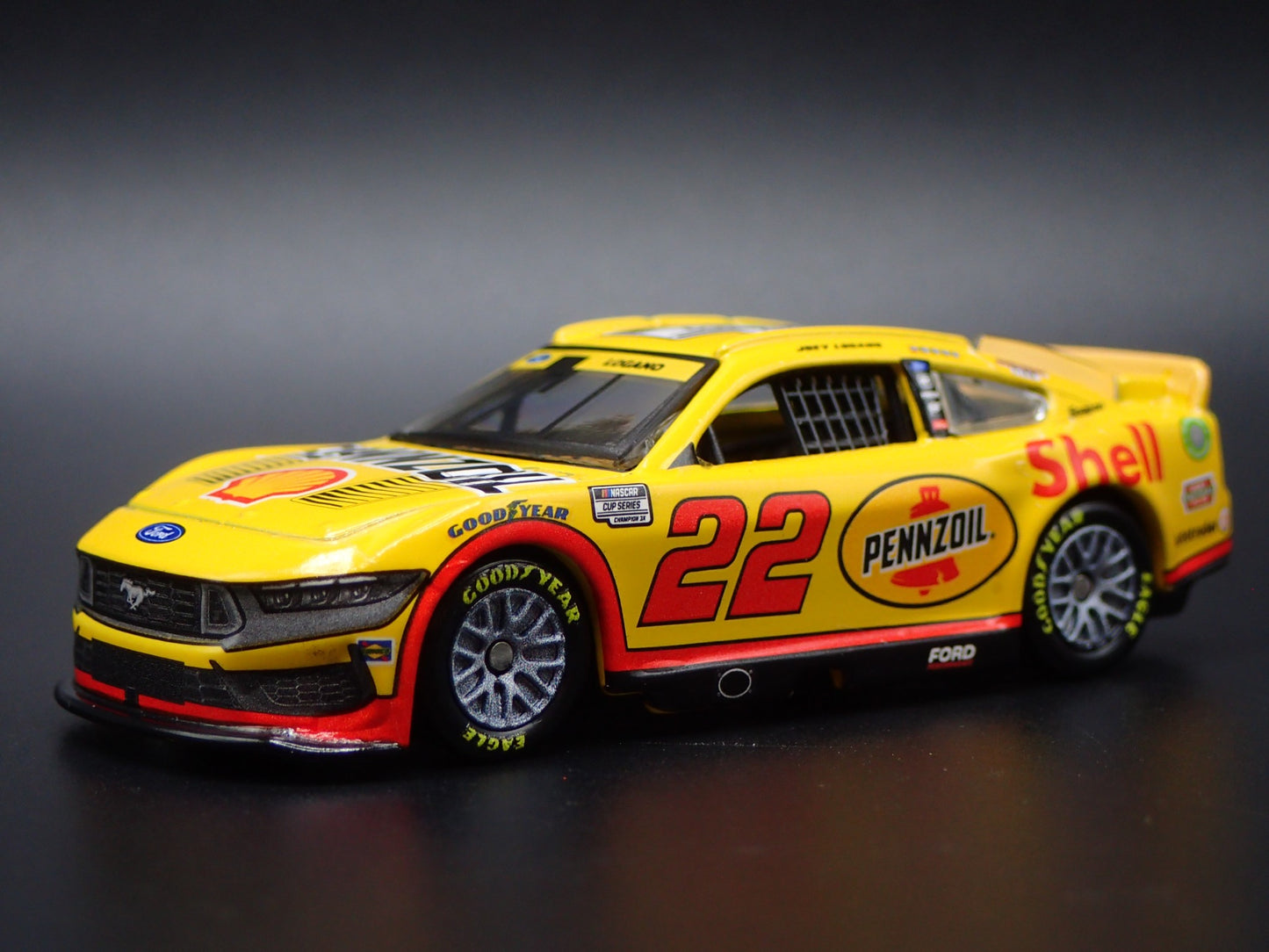 2024 24 FORD MUSTANG 22 JOEY LOGANO PENNZOIL NASCAR 1:64 SCALE DIECAST MODEL CAR