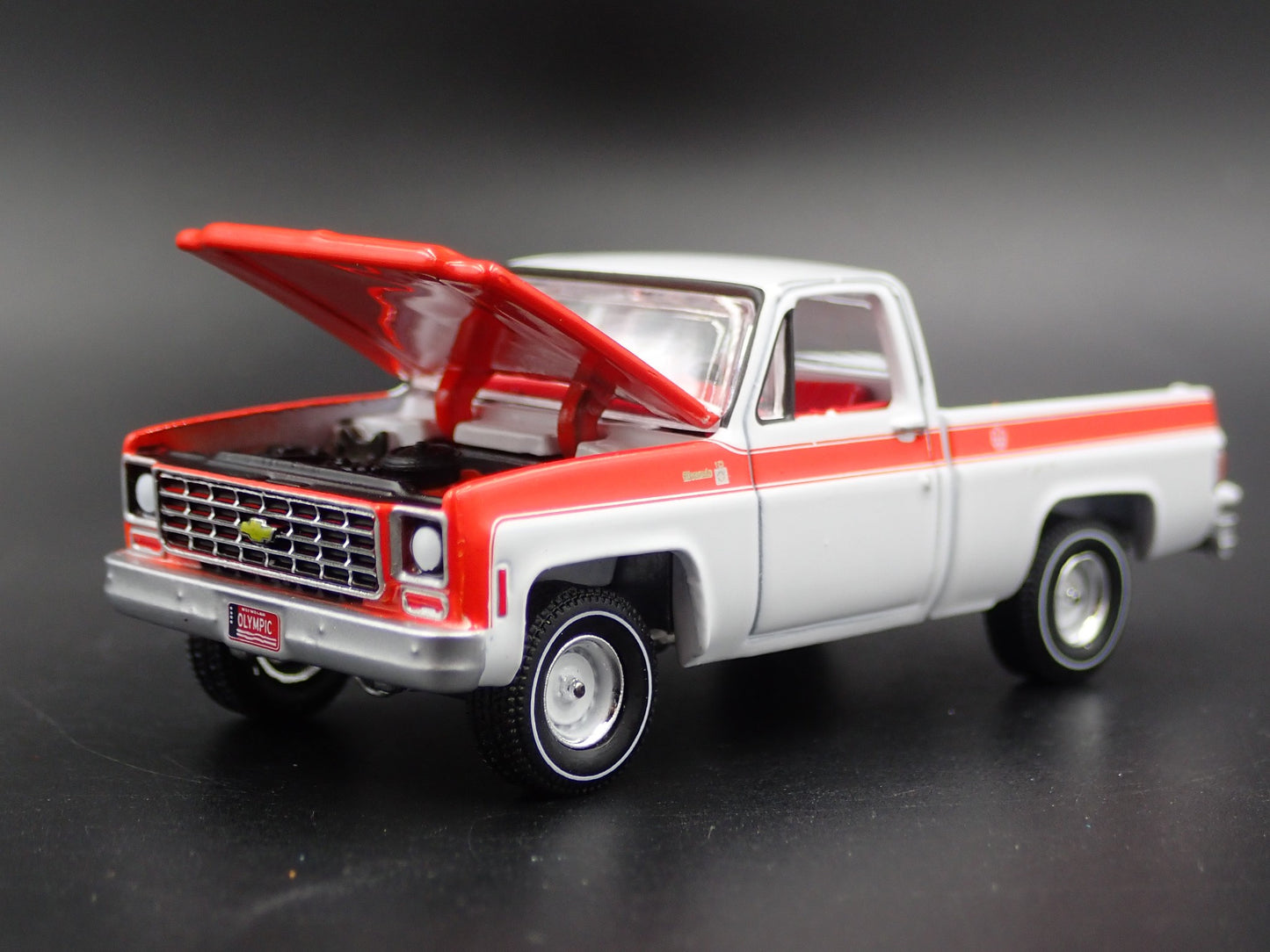 1976 76 CHEVY CHEVROLET SCOTTSDALE PICKUP TRUCK SQUAREBODY 1/64 SCALE MODEL CAR