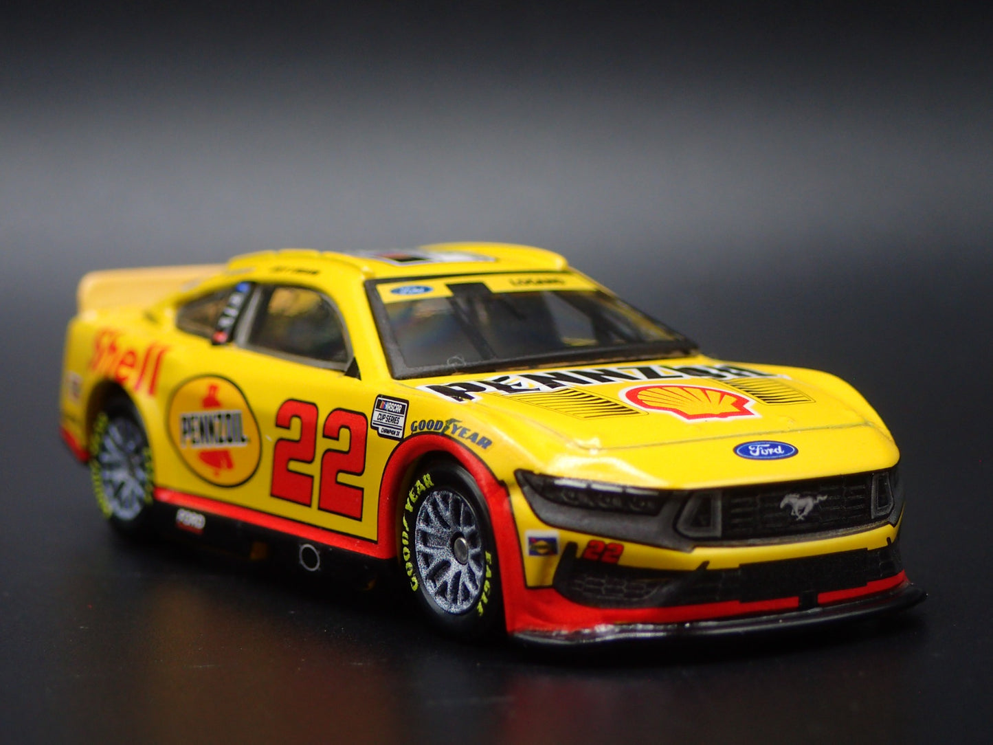 2024 24 FORD MUSTANG 22 JOEY LOGANO PENNZOIL NASCAR 1:64 SCALE DIECAST MODEL CAR
