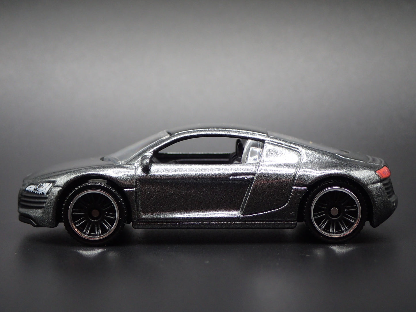 2006-2014 AUDI R8 GRAY 1:64 SCALE COLLECTIBLE DIORAMA DIECAST MODEL CAR