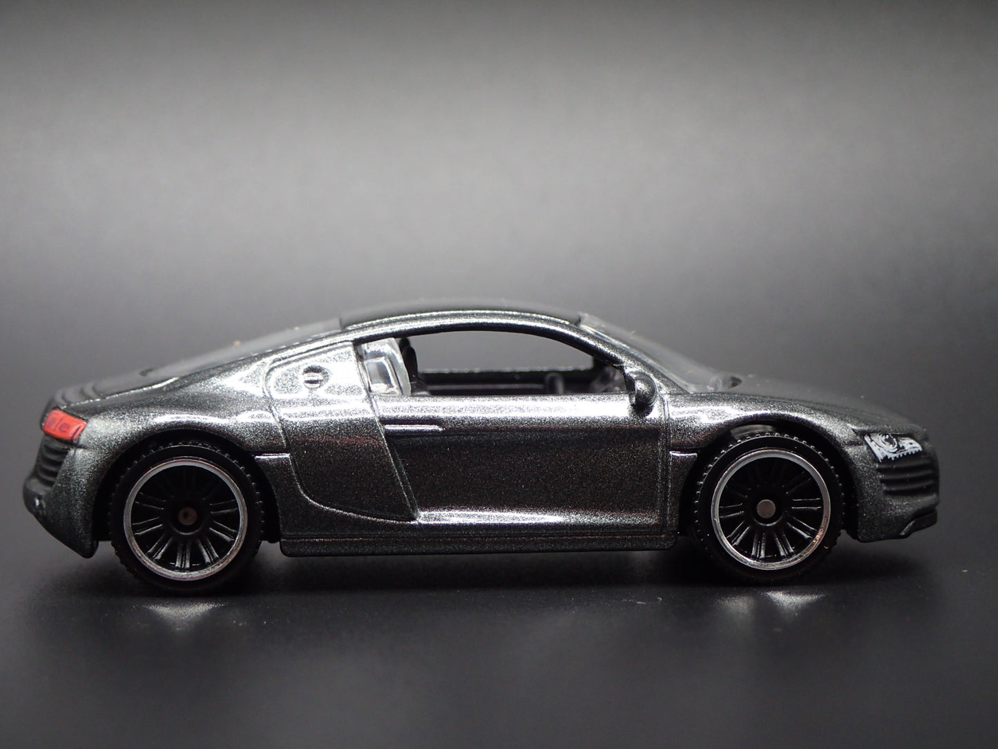 2006-2014 AUDI R8 GRAY 1:64 SCALE COLLECTIBLE DIORAMA DIECAST MODEL CAR