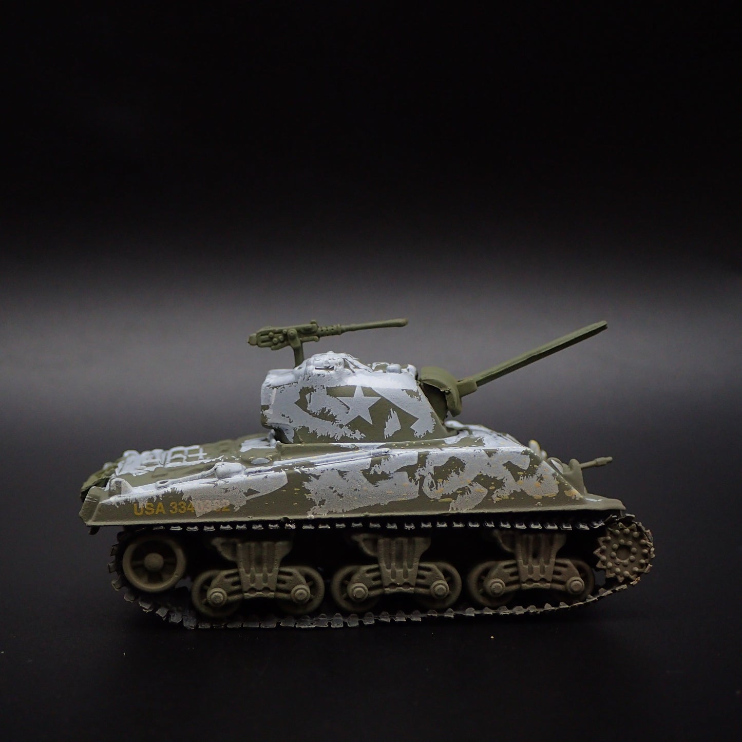 WWII M4A3 SHERMAN TANK ARMY MILITARY 1:100 SCALE DIORAMA DIECAST MODEL CAR