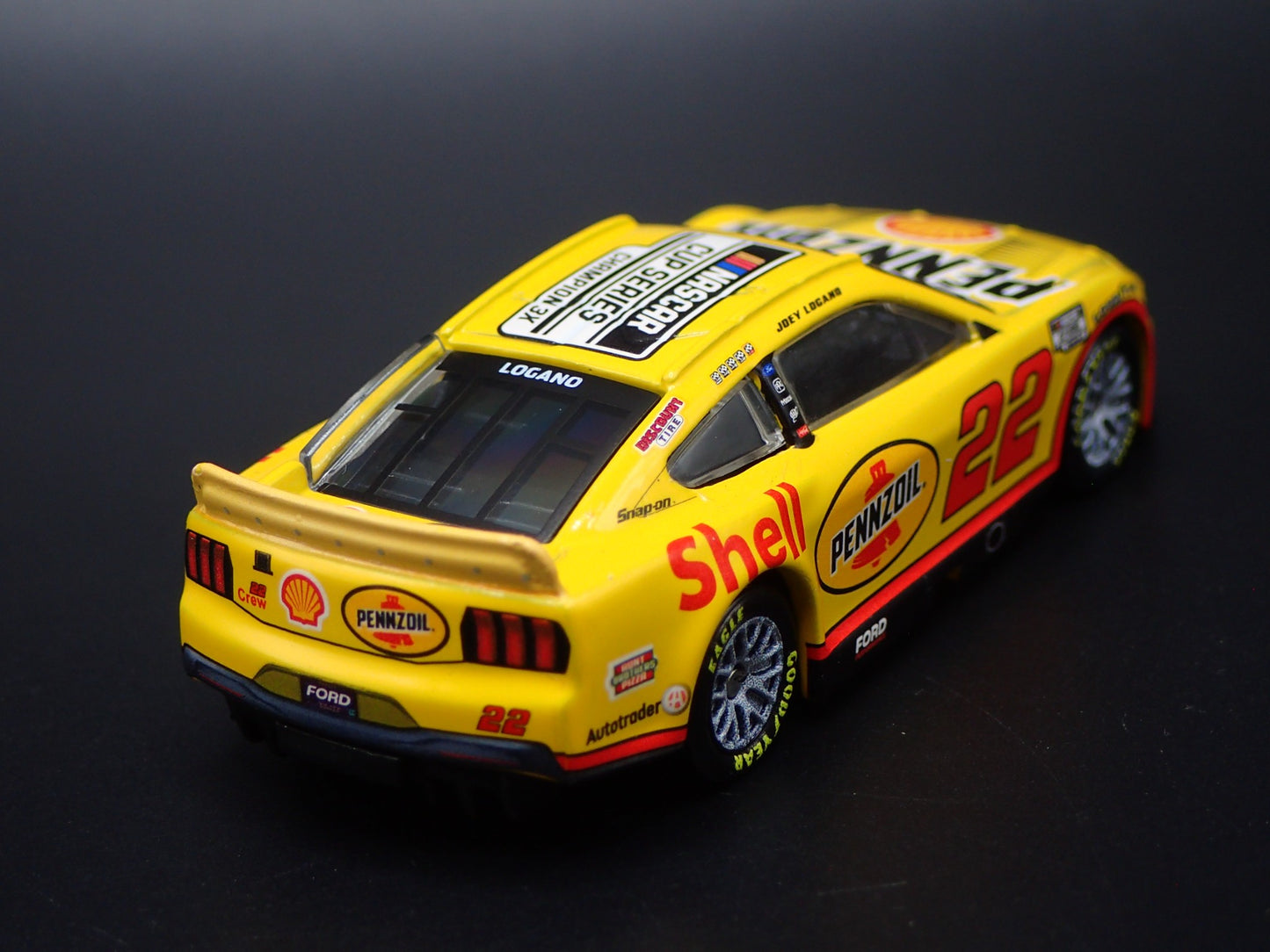 2024 24 FORD MUSTANG 22 JOEY LOGANO PENNZOIL NASCAR 1:64 SCALE DIECAST MODEL CAR