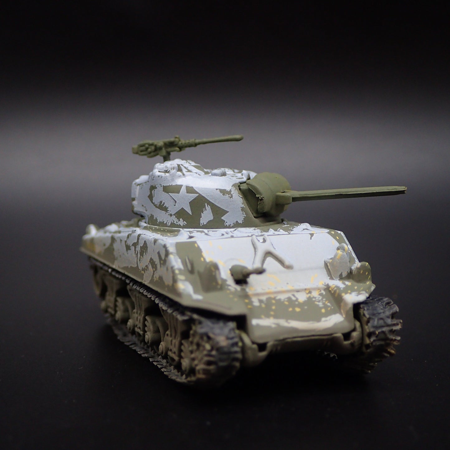 WWII M4A3 SHERMAN TANK ARMY MILITARY 1:100 SCALE DIORAMA DIECAST MODEL CAR