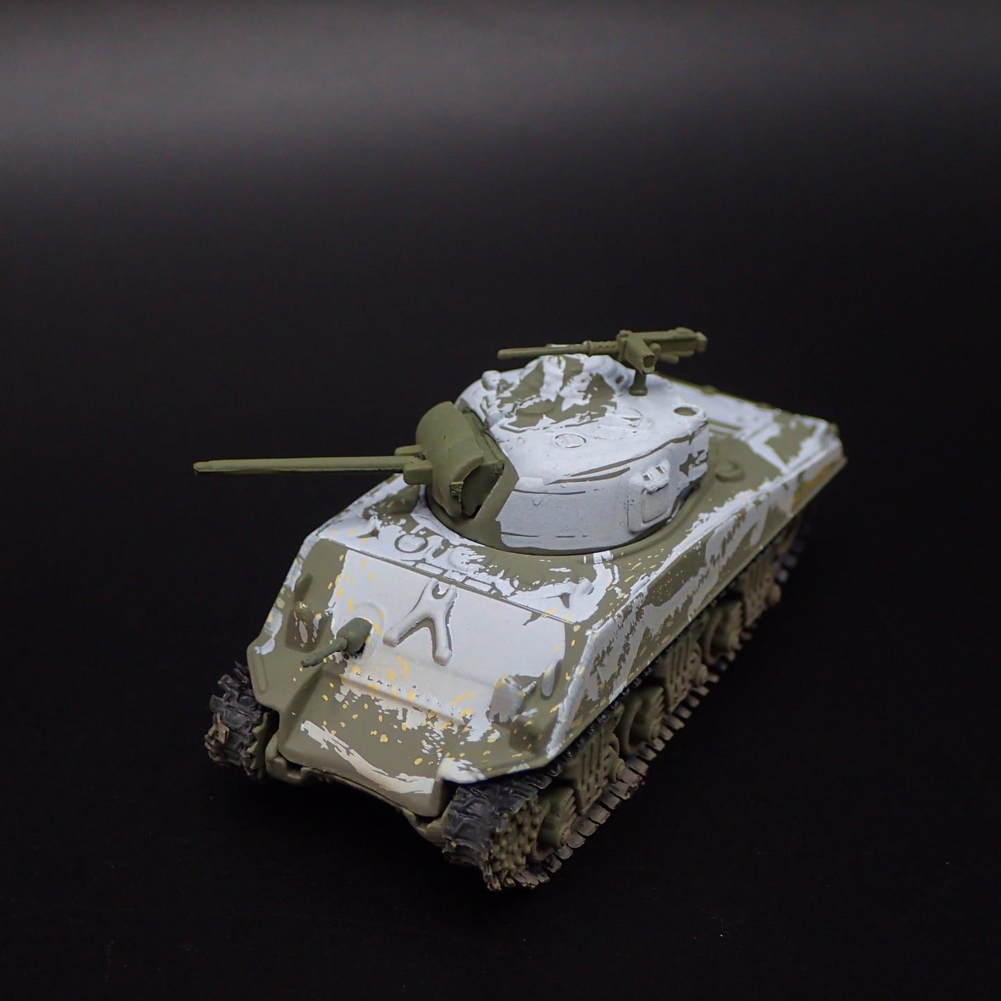 WWII M4A3 SHERMAN TANK ARMY MILITARY 1:100 SCALE DIORAMA DIECAST MODEL CAR