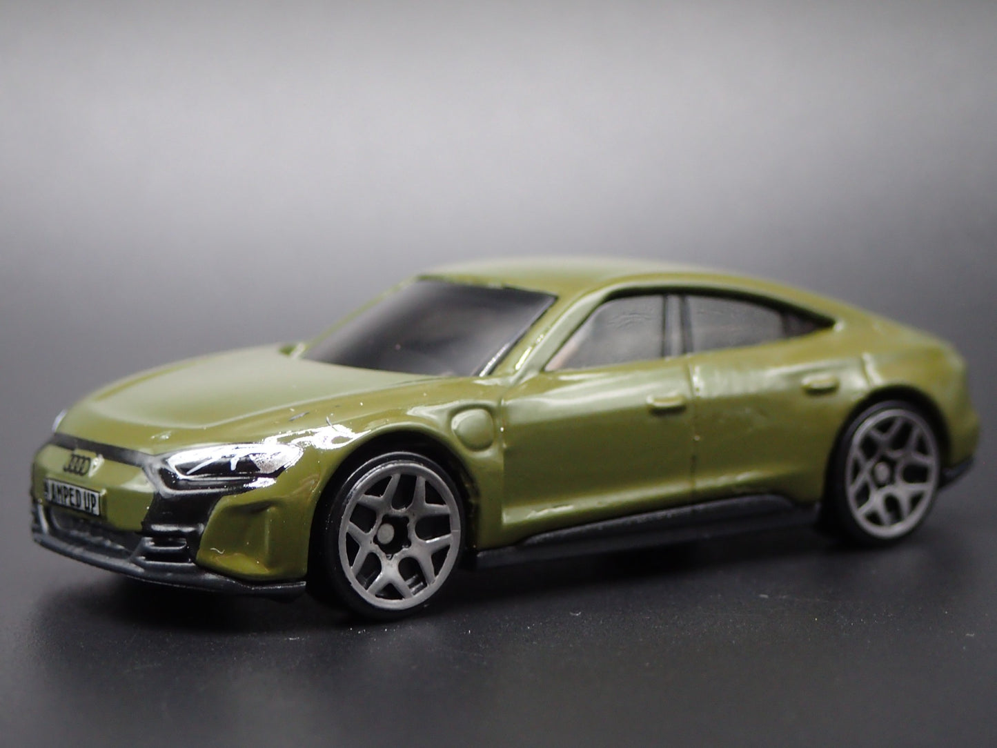 2021-2025 AUDI RS E TRON GT GREEN 1:64 SCALE COLLECTIBLE DIECAST MODEL CAR