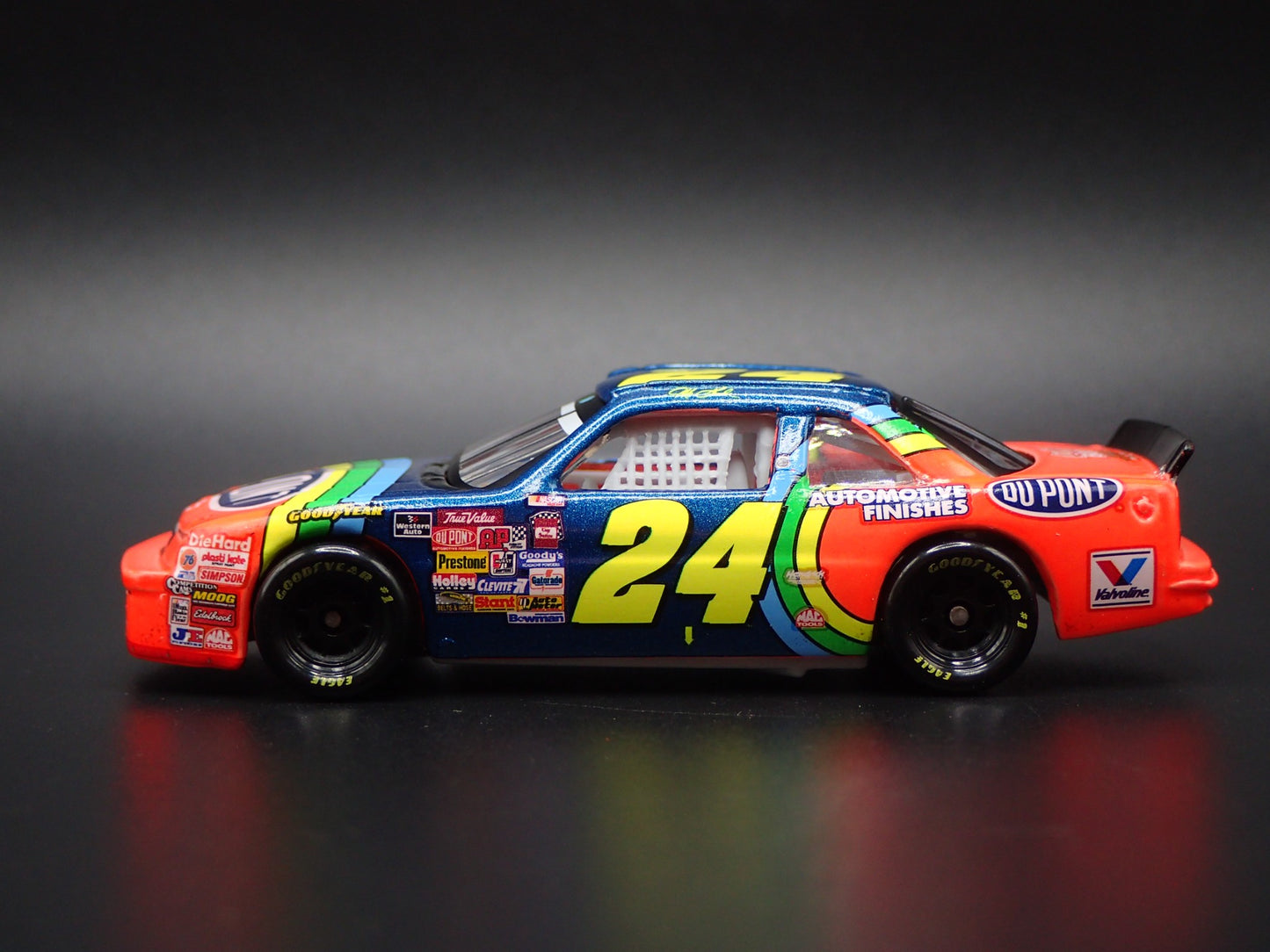 1994 94 CHEVY CHEVROLET LUMINA JEFF GORDON NASCAR 1:64 SCALE DIECAST MODEL CAR