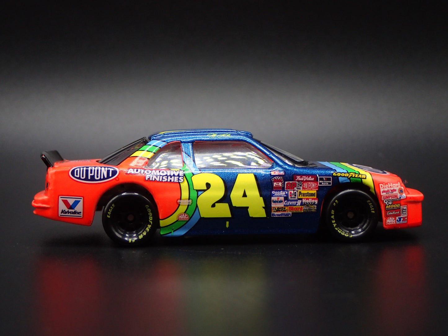 1994 94 CHEVY CHEVROLET LUMINA JEFF GORDON NASCAR 1:64 SCALE DIECAST MODEL CAR