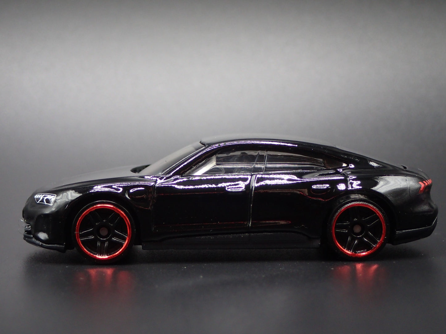 2021-2025 AUDI RS E TRON GT BLACK 1:64 SCALE COLLECTIBLE DIECAST MODEL CAR