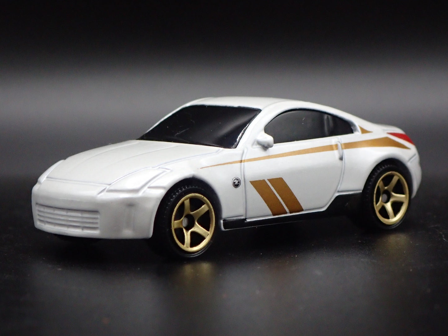 2003-2009 NISSAN 350Z JDM WHITE 1:64 SCALE COLLECTIBLE DIORAMA DIECAST MODEL CAR