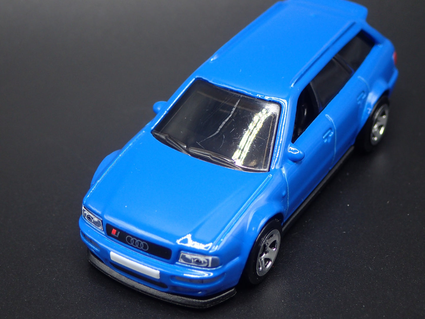 1994-1995 AUDI AVANT RS2 STATION WAGON BLUE 1/64 SCALE DIORAMA DIECAST MODEL CAR