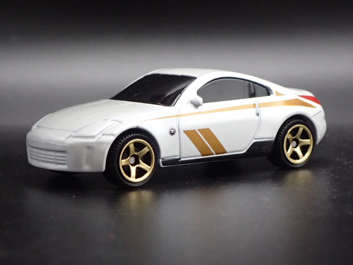 2003-2009 NISSAN 350Z JDM WHITE 1:64 SCALE COLLECTIBLE DIORAMA DIECAST MODEL CAR