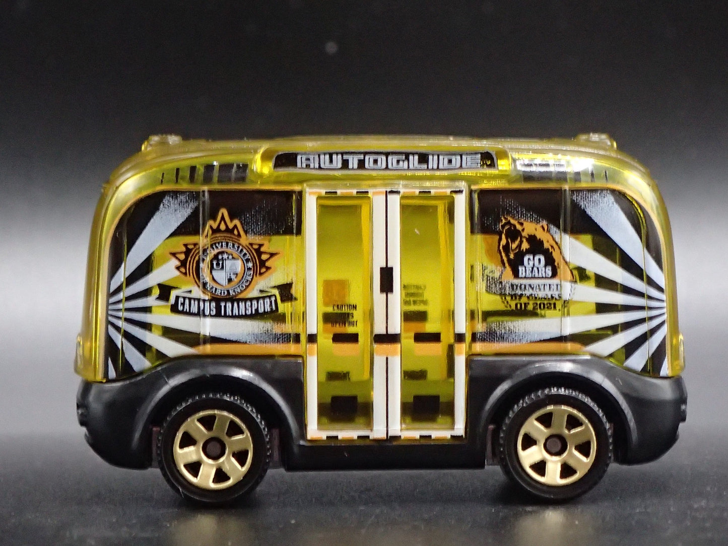 SELF DRIVING BUS CITY CAMPUS 1:64 MB SCALE COLLECTIBLE DIORAMA DIECAST MODEL CAR