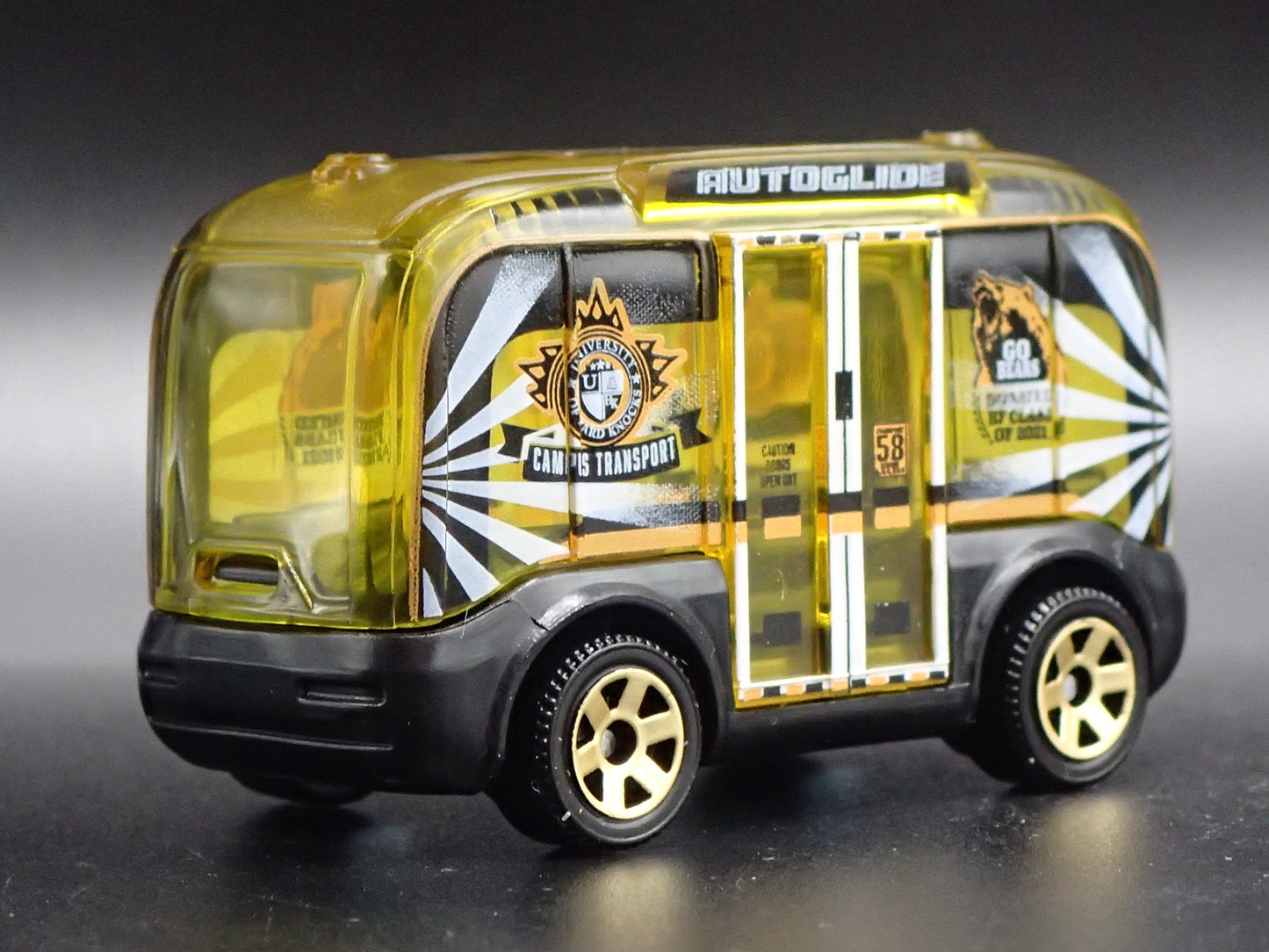 SELF DRIVING BUS CITY CAMPUS 1:64 MB SCALE COLLECTIBLE DIORAMA DIECAST MODEL CAR