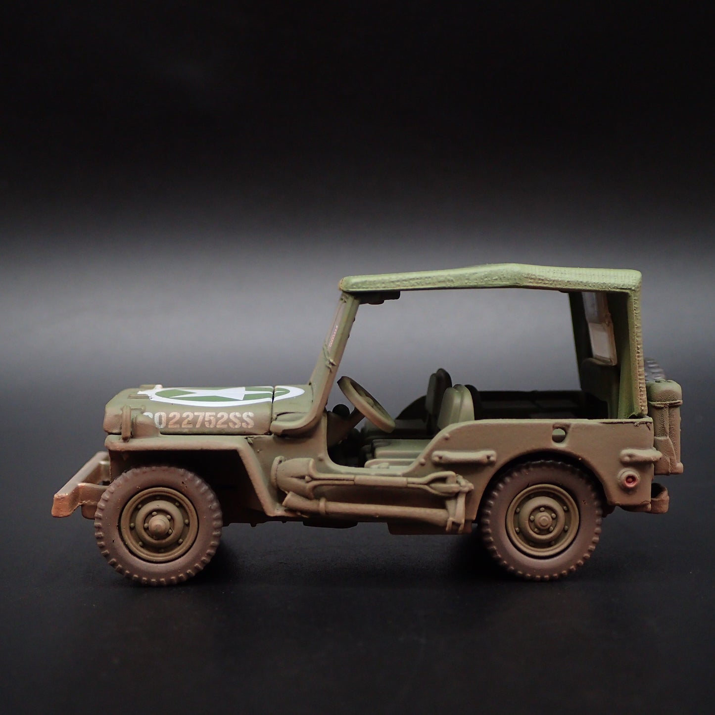 WWII WILLYS MB JEEP ARMY MILITARY D-DAY 1:64 SCALE DIORAMA DIECAST MODEL CAR