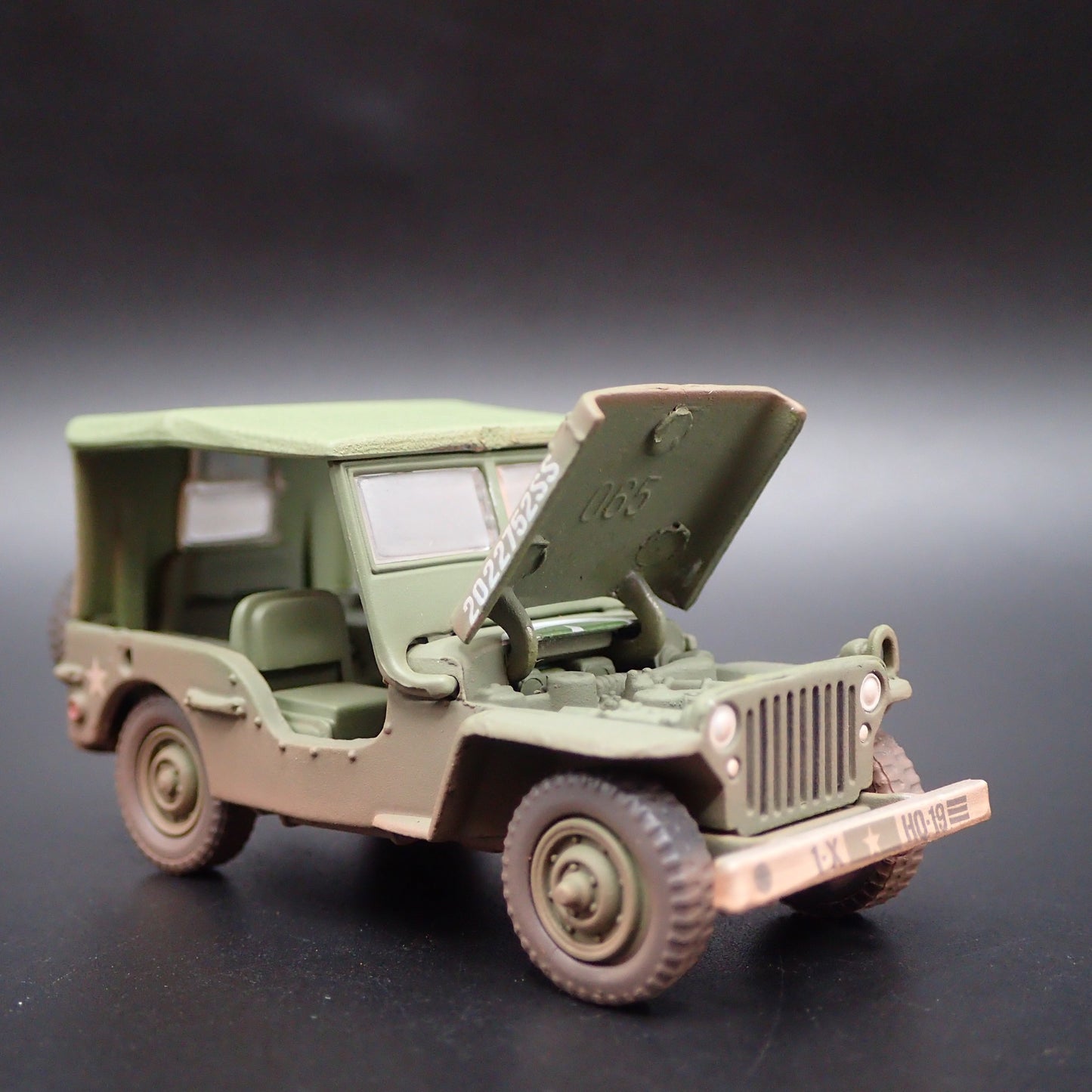 WWII WILLYS MB JEEP ARMY MILITARY D-DAY 1:64 SCALE DIORAMA DIECAST MODEL CAR