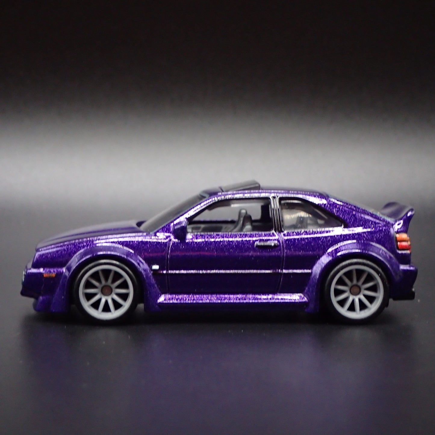 1988-1995 VW VOLKSWAGEN CORRADO VR6 PURPLE 1:64 SCALE DIORAMA DIECAST MODEL CAR