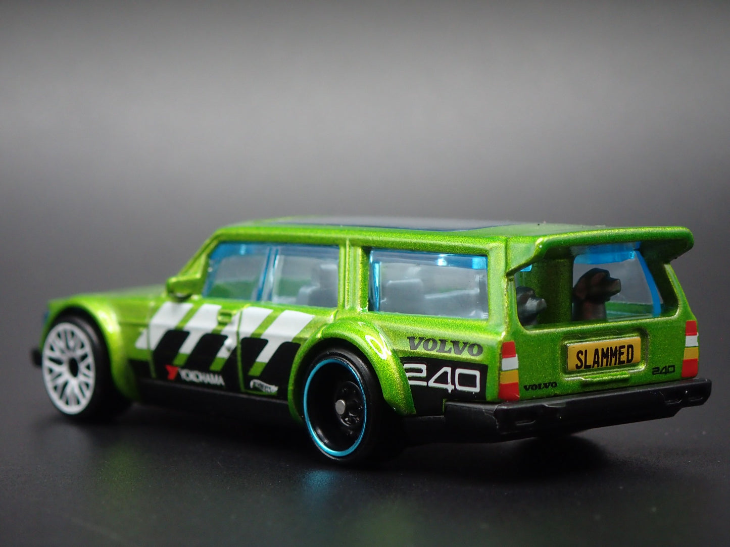 VOLVO 240 DRIFT STATION WAGON 1:64 SCALE COLLECTIBLE DIORAMA DIECAST MODEL CAR