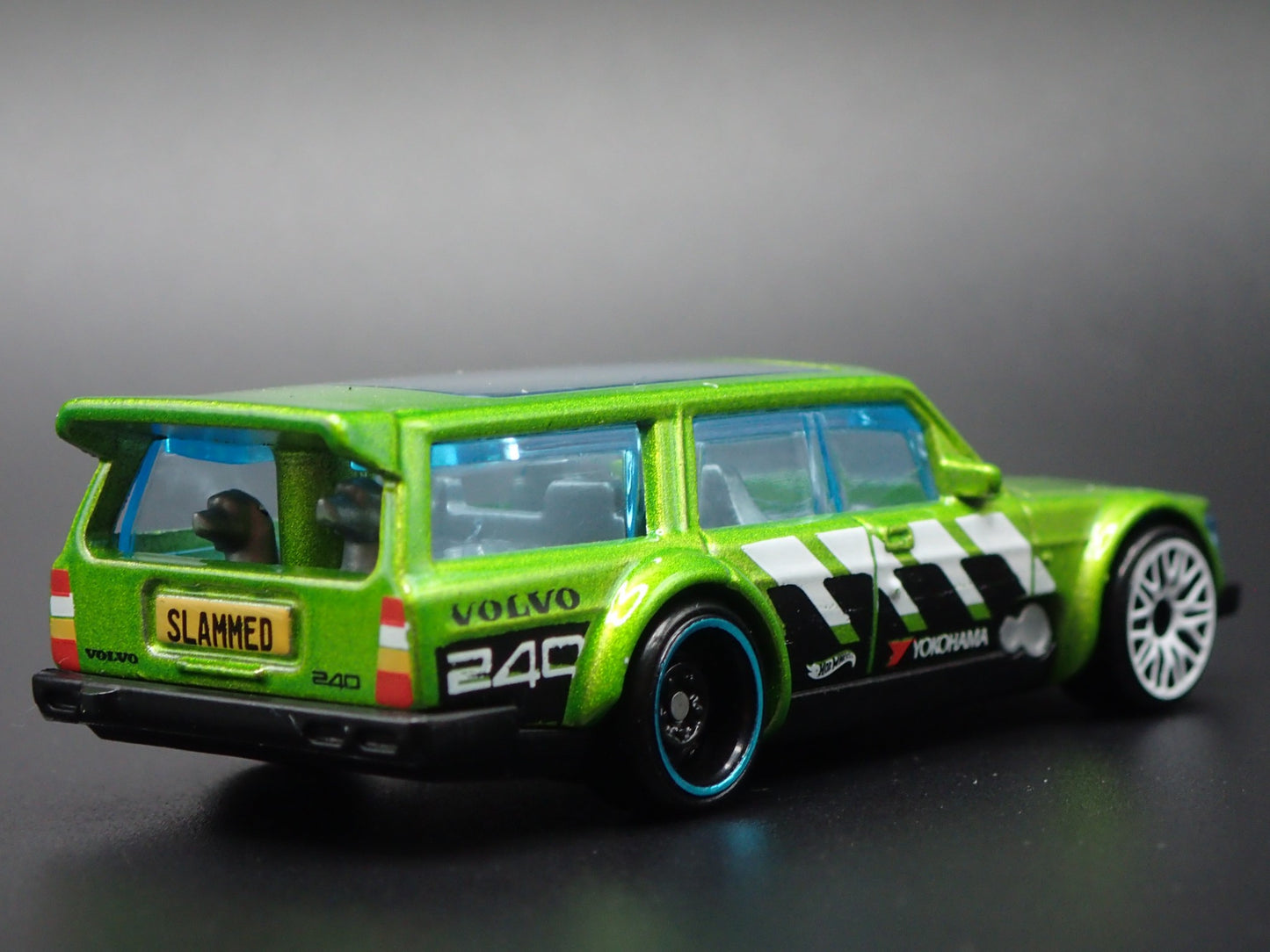 VOLVO 240 DRIFT STATION WAGON 1:64 SCALE COLLECTIBLE DIORAMA DIECAST MODEL CAR