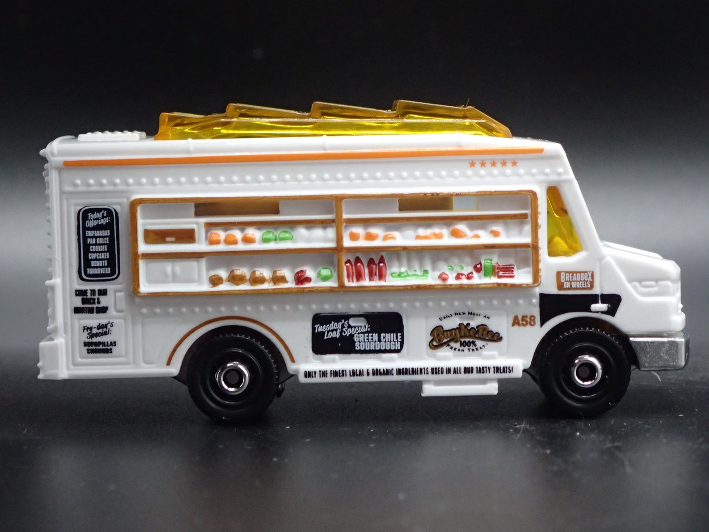 FOOD TRUCK MEXICAN BAKERY TREATS RARE 1:64 MB SCALE DIORAMA DIECAST MODEL CAR