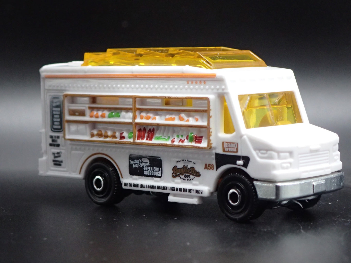 FOOD TRUCK MEXICAN BAKERY TREATS RARE 1:64 MB SCALE DIORAMA DIECAST MODEL CAR
