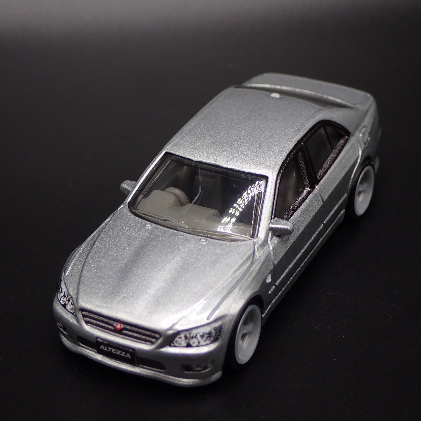 1998-2005 TOYOTA ALTEZZA LEXUS 1:64 SCALE COLLECTIBLE DIORAMA DIECAST MODEL CAR