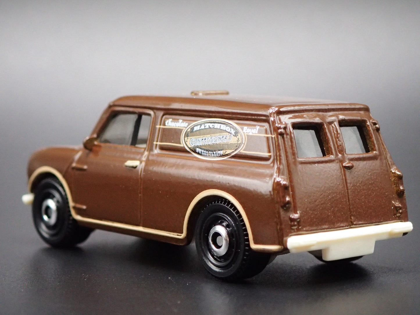 1965 65 AUSTIN MINI VAN BROWN 1:64 SCALE COLLECTIBLE DIORAMA DIECAST MODEL CAR