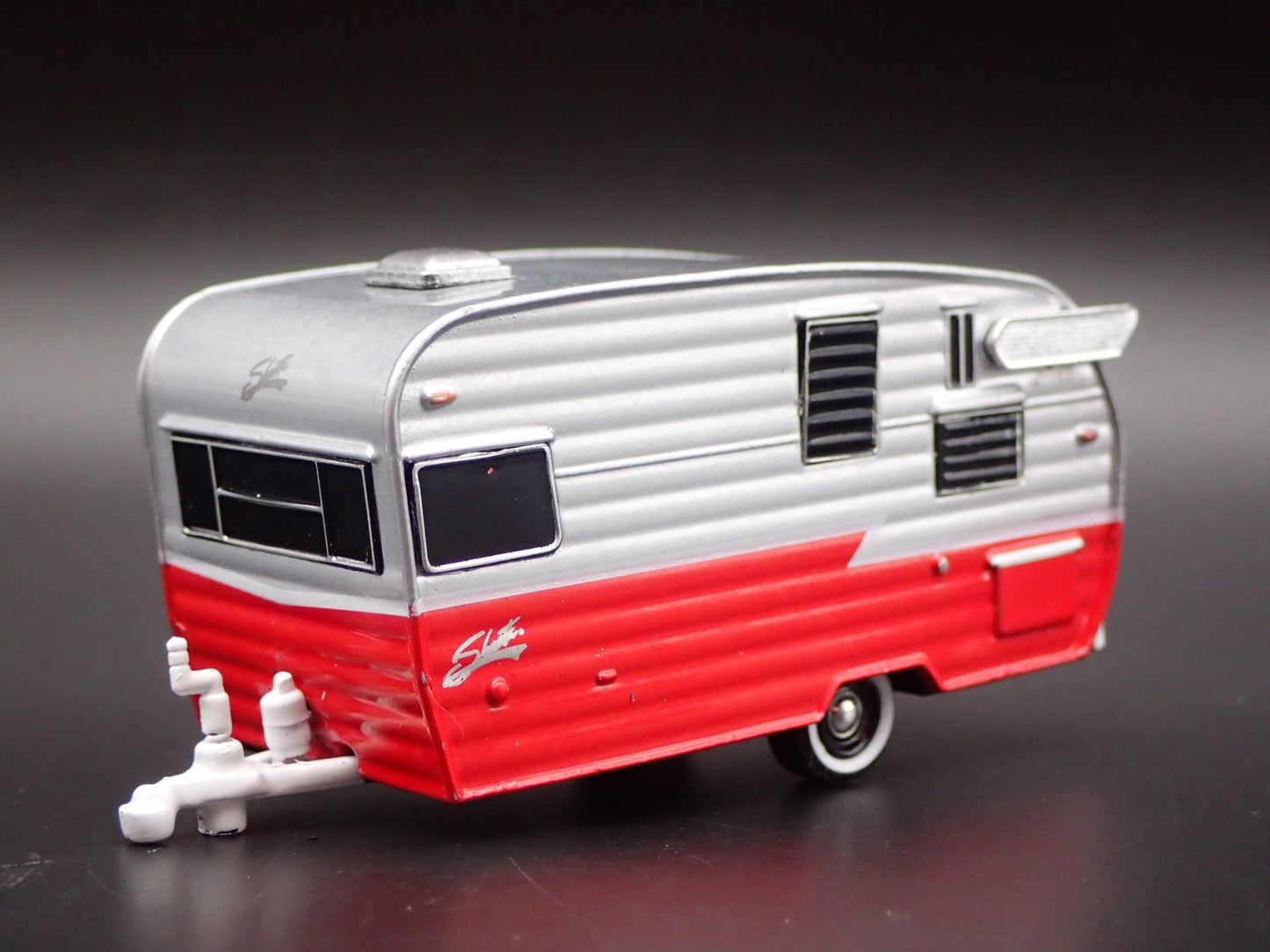 1962 62 SHASTA AIRFLYTE TRAILER CAMPER RARE 1:64 SCALE DIORAMA DIECAST MODEL CAR